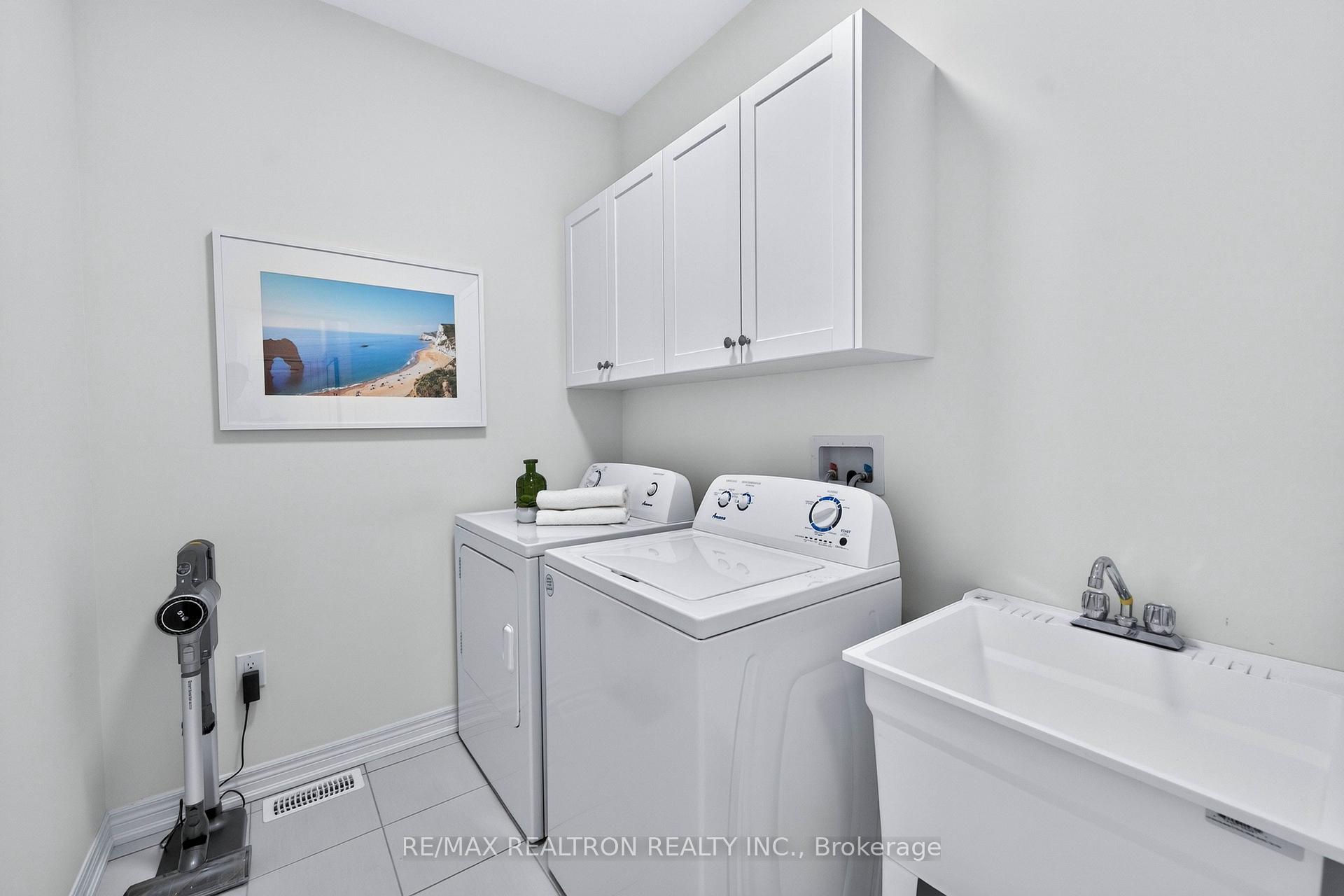 Photo 24 of 117 Micklefield Avenue, Whitby, Rural Whitby — HOMEH