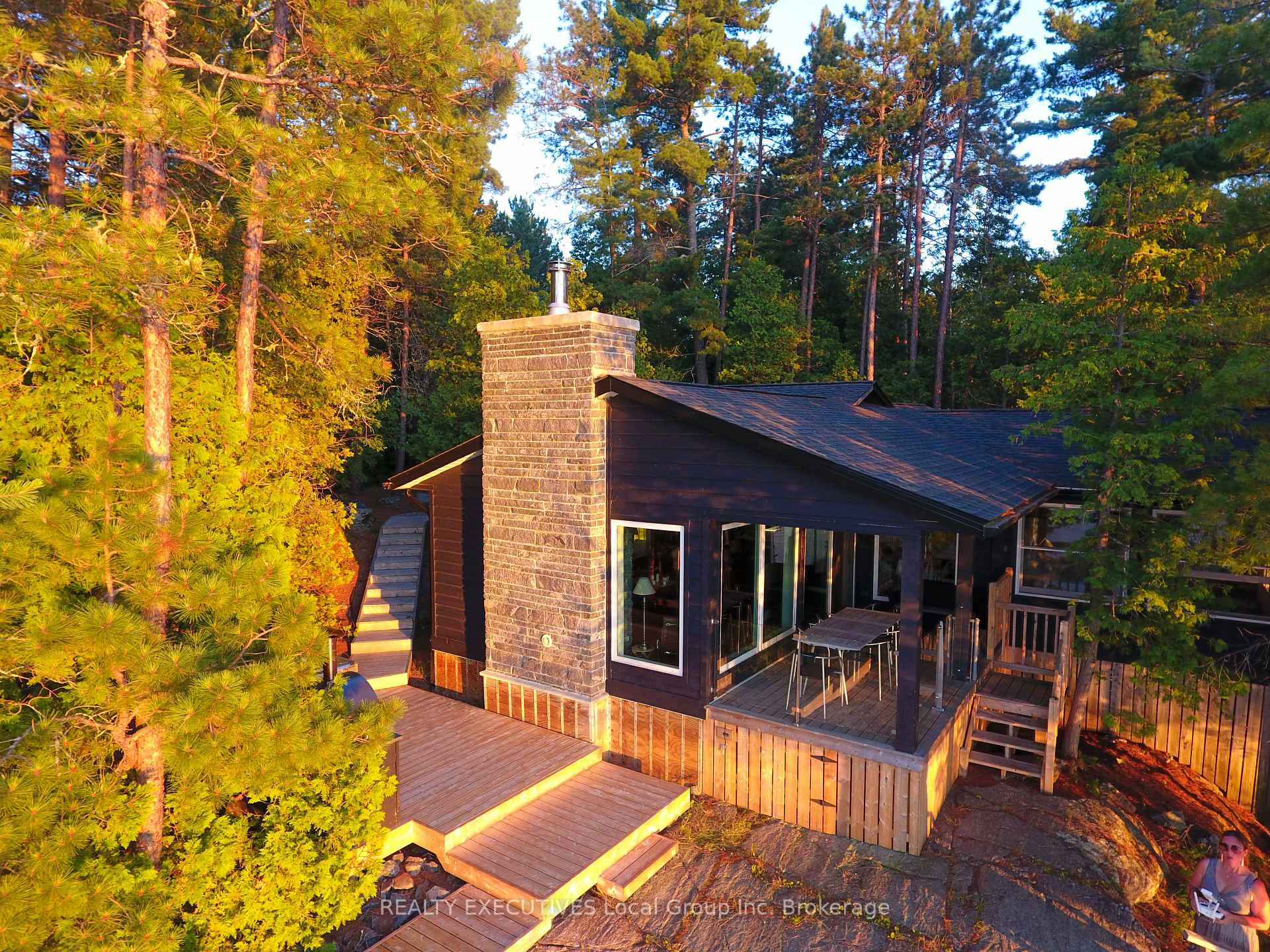 Front of 20 Lake Temagami Part 1119 Island