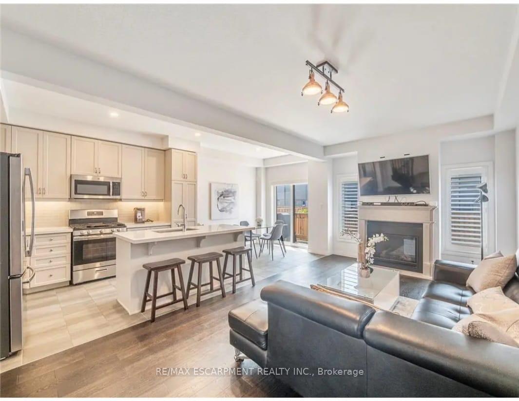 Photo 7 of 79 Greenwich Avenue, Hamilton, Stoney Creek Mountain — HOMEH