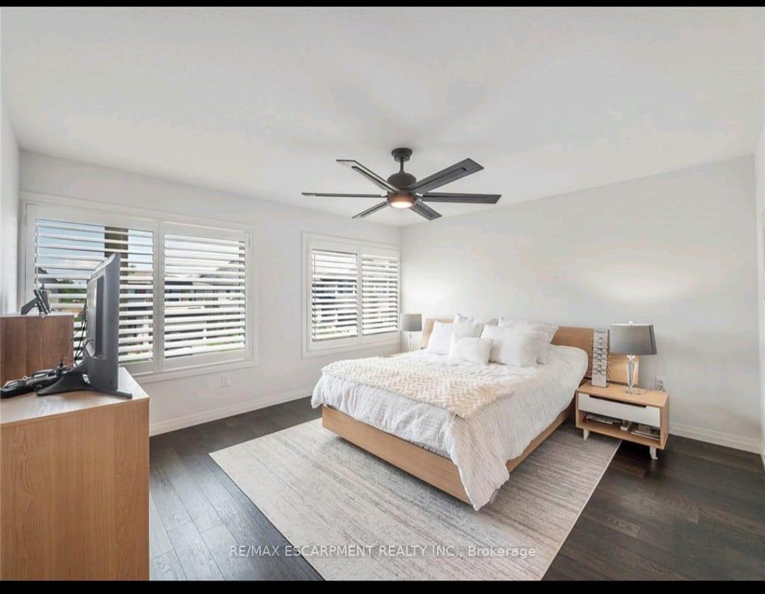 Photo 11 of 79 Greenwich Avenue, Hamilton, Stoney Creek Mountain — HOMEH