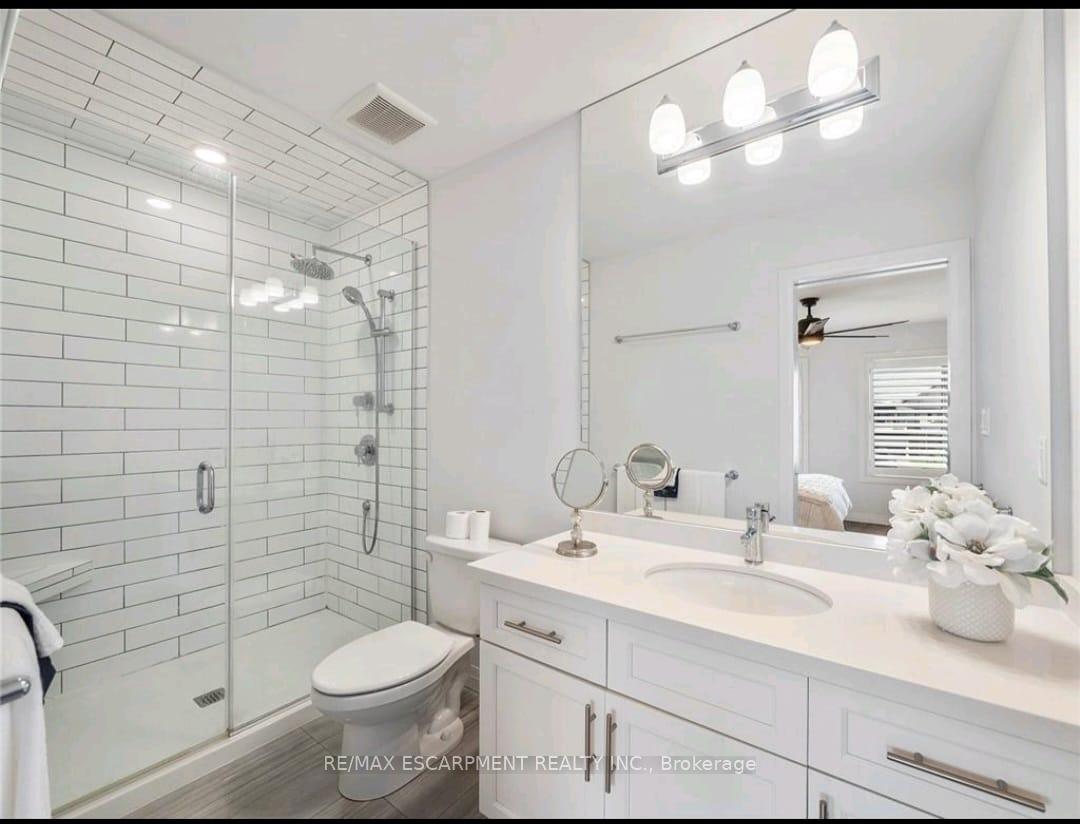 Photo 12 of 79 Greenwich Avenue, Hamilton, Stoney Creek Mountain — HOMEH