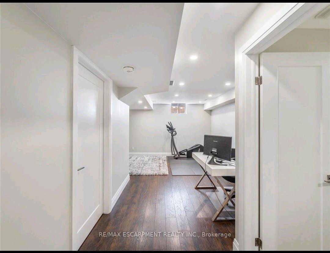 Photo 14 of 79 Greenwich Avenue, Hamilton, Stoney Creek Mountain — HOMEH