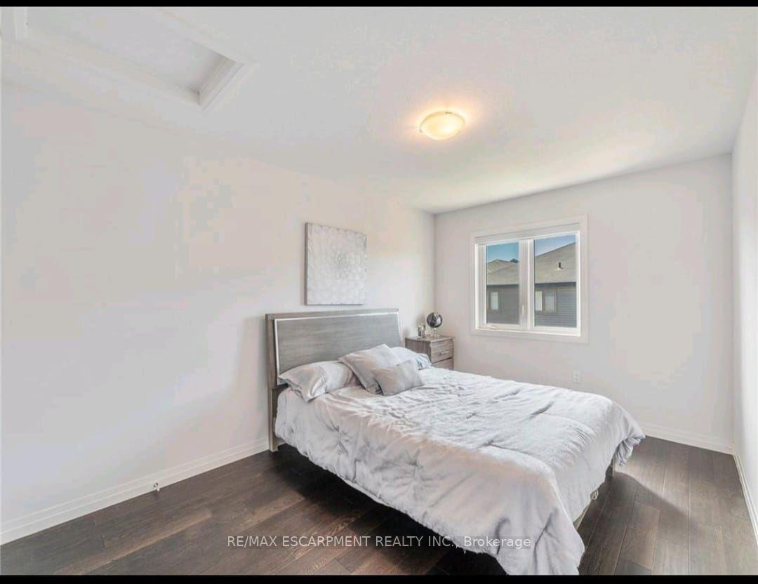 Photo 15 of 79 Greenwich Avenue, Hamilton, Stoney Creek Mountain — HOMEH