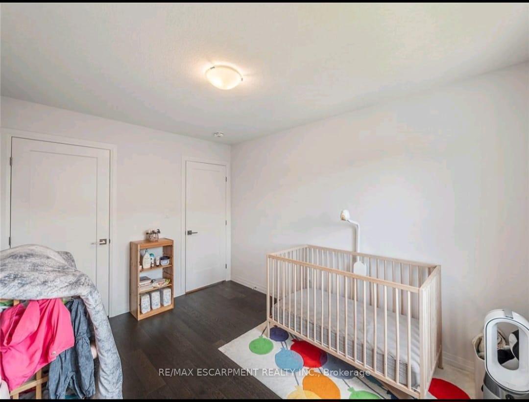 Photo 16 of 79 Greenwich Avenue, Hamilton, Stoney Creek Mountain — HOMEH