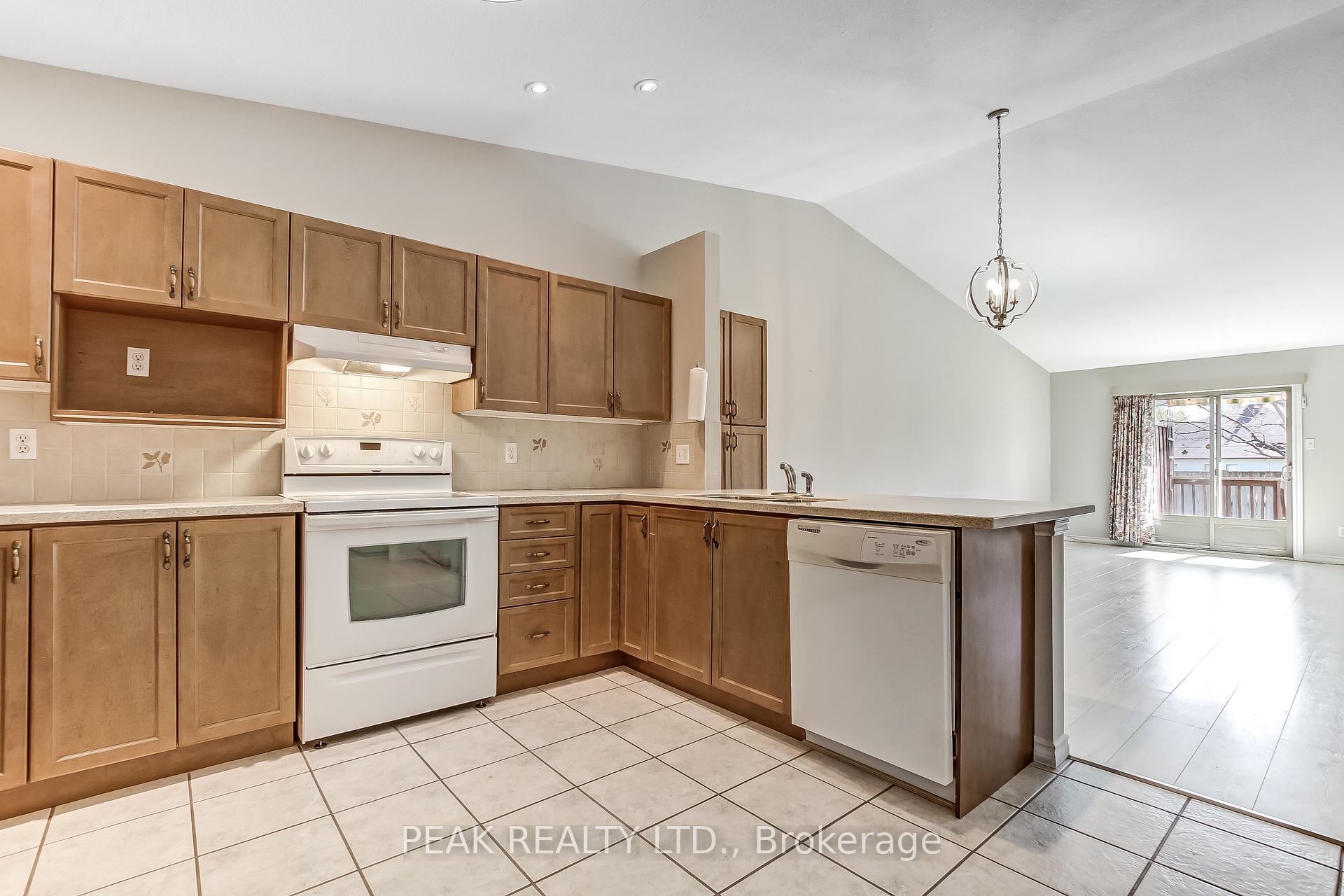 Photo 6 of Unit 15, 19 Hanlon Place, Brant, Paris — HOMEH