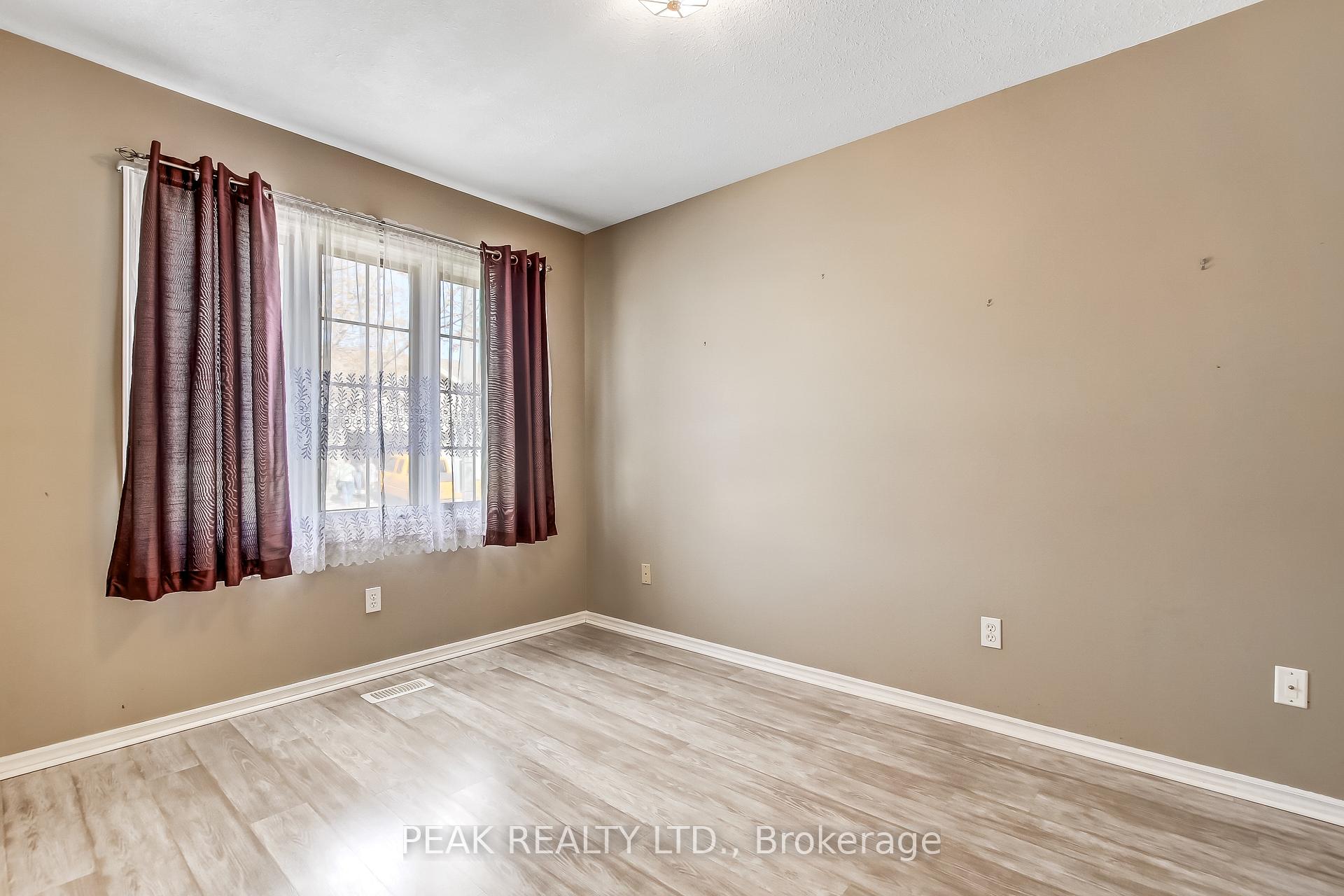 Photo 15 of Unit 15, 19 Hanlon Place, Brant, Paris — HOMEH