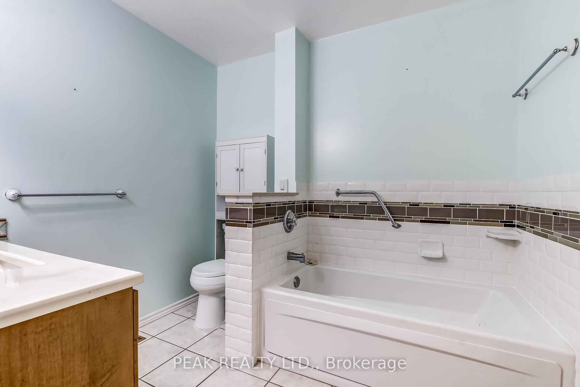 Photo 17 of Unit 15, 19 Hanlon Place, Brant, Paris — HOMEH