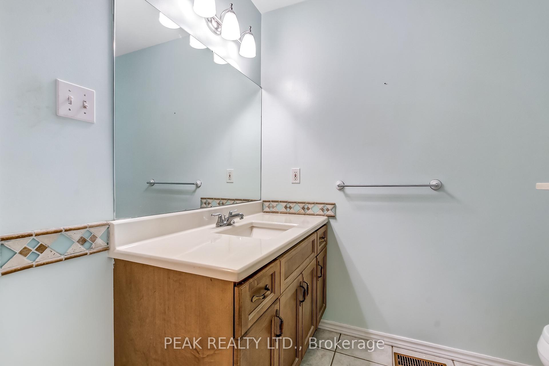 Photo 18 of Unit 15, 19 Hanlon Place, Brant, Paris — HOMEH