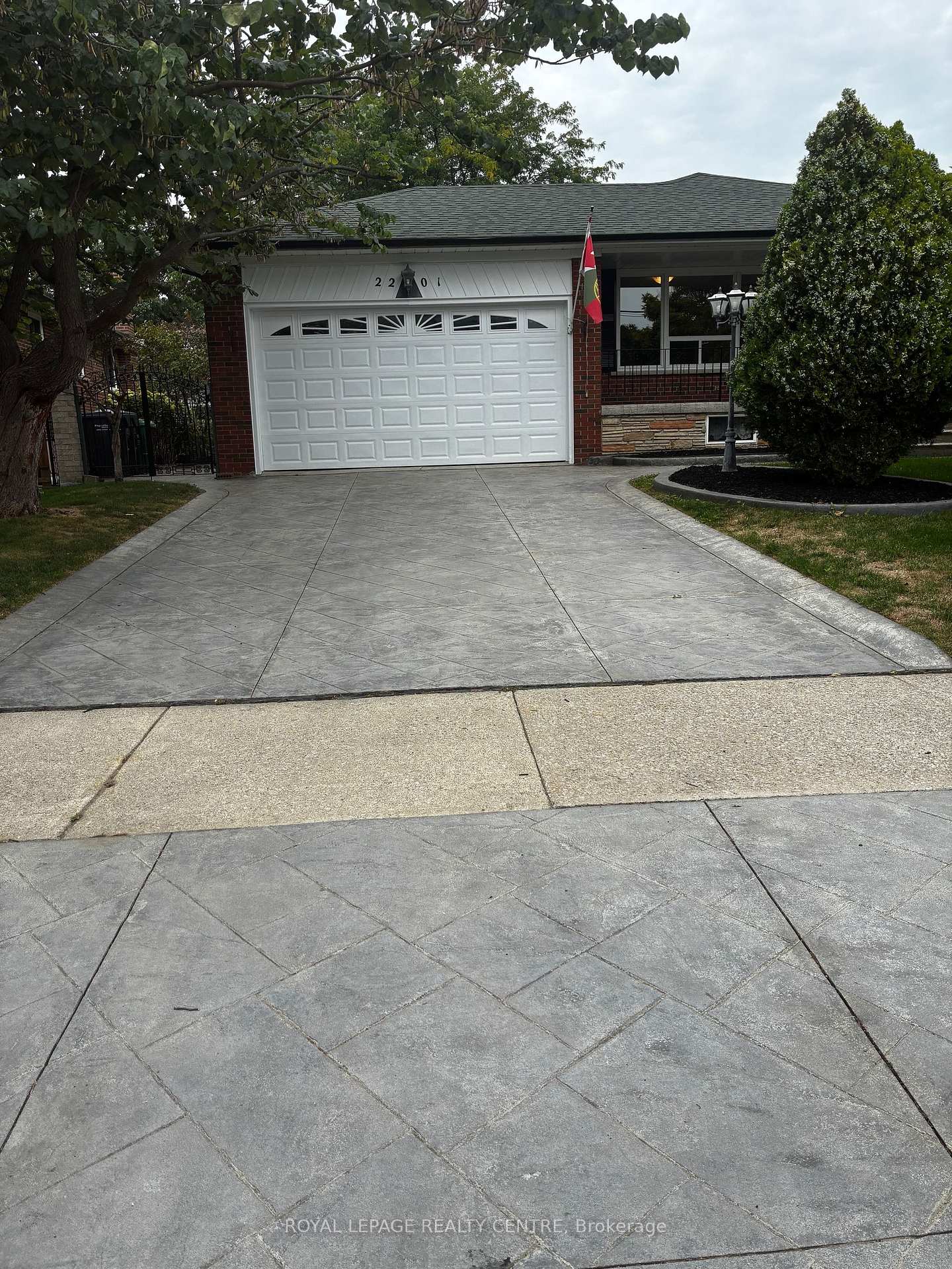 Photo 1 of 2201 Cliff Road, Mississauga, Cooksville — HOMEH
