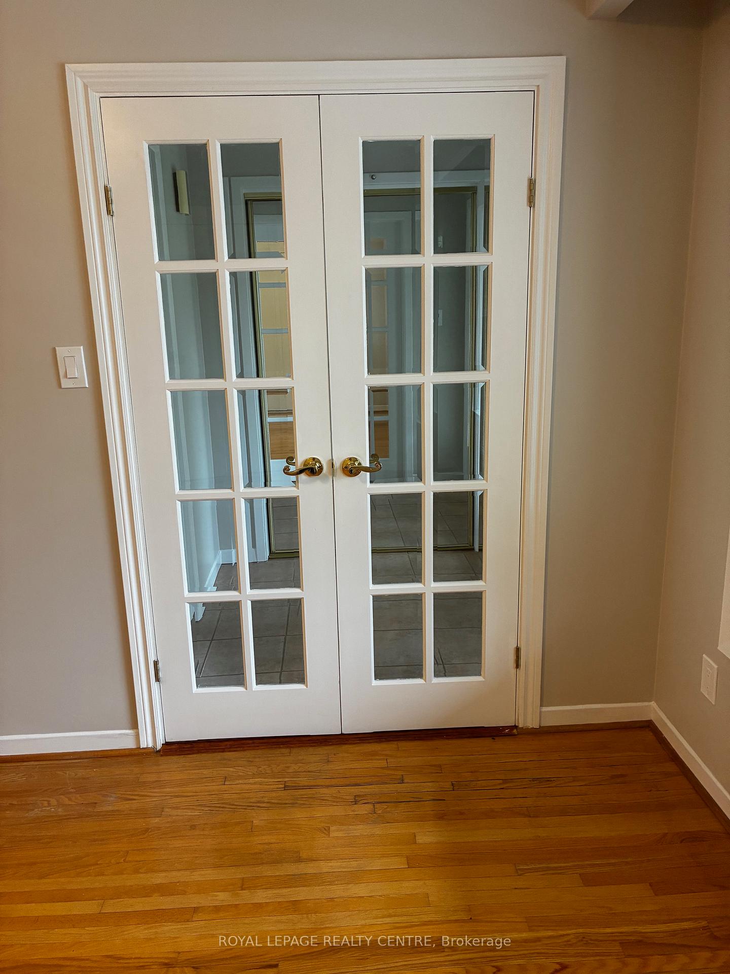 Photo 5 of 2201 Cliff Road, Mississauga, Cooksville — HOMEH