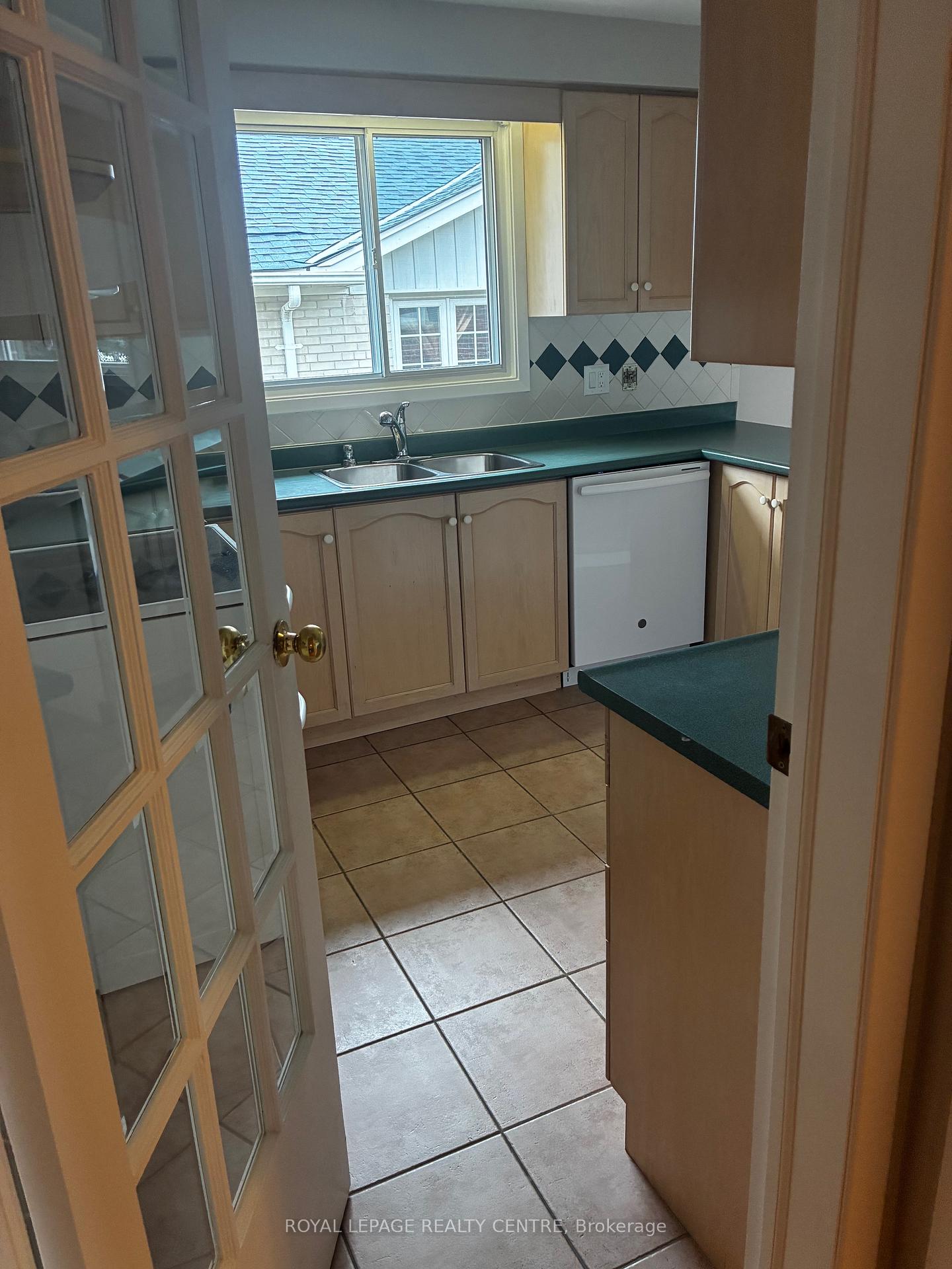 Photo 10 of 2201 Cliff Road, Mississauga, Cooksville — HOMEH