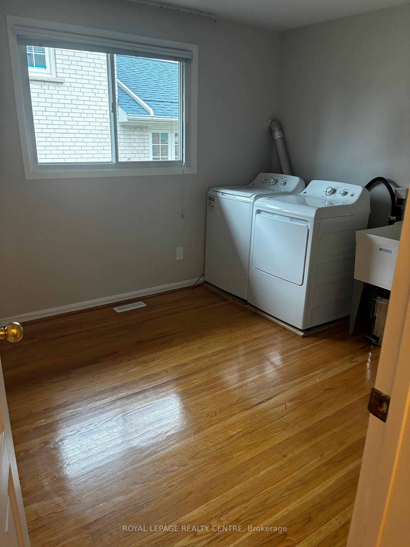 Photo 18 of 2201 Cliff Road, Mississauga, Cooksville — HOMEH