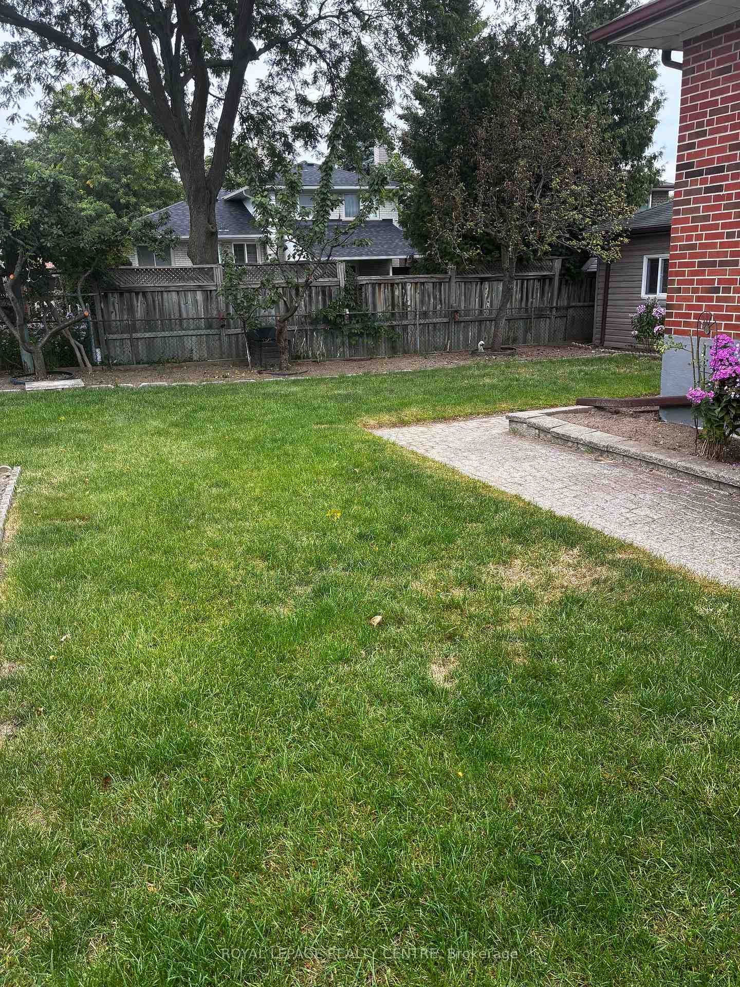 Photo 34 of 2201 Cliff Road, Mississauga, Cooksville — HOMEH