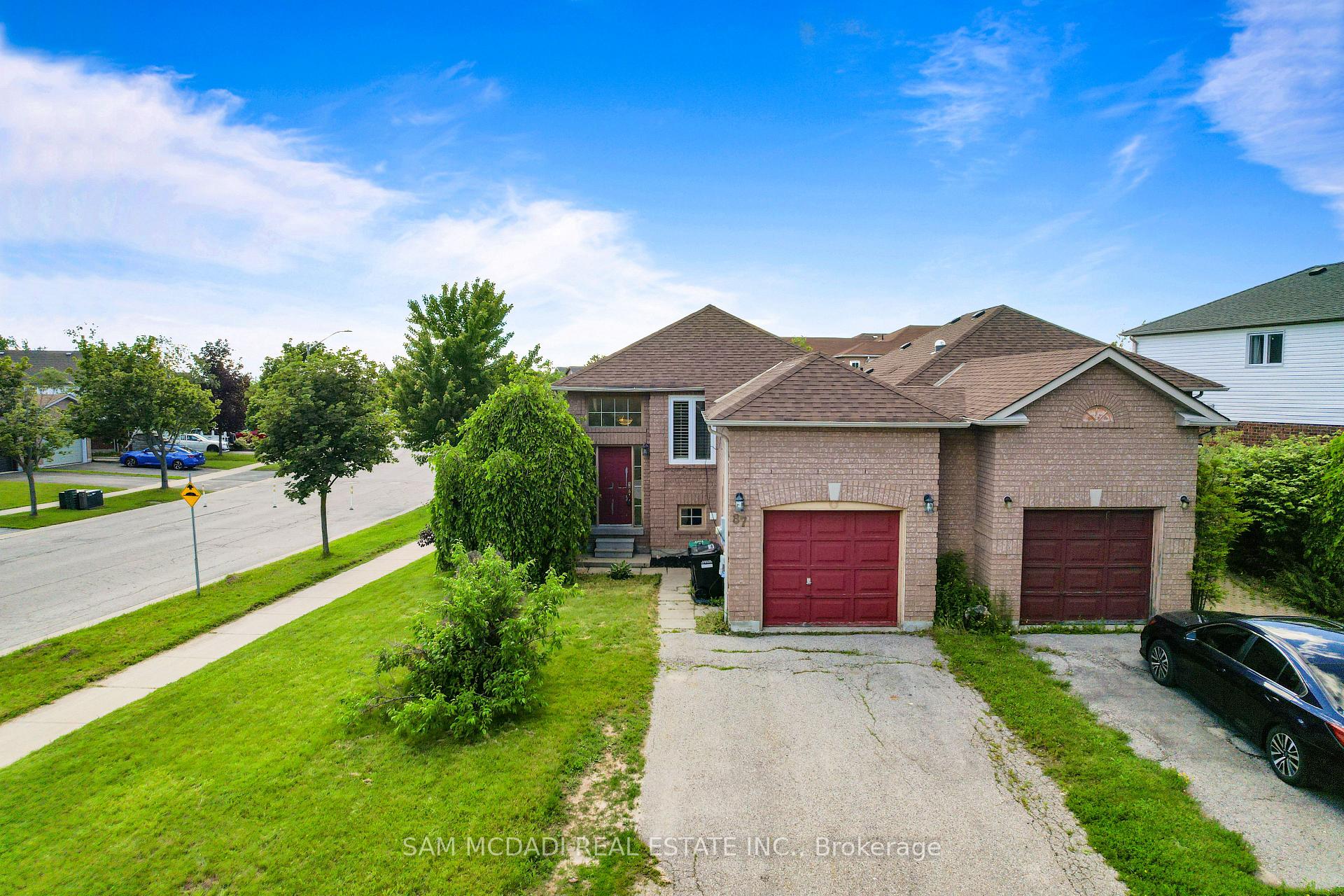 Front of 87 Rundle Crescent
