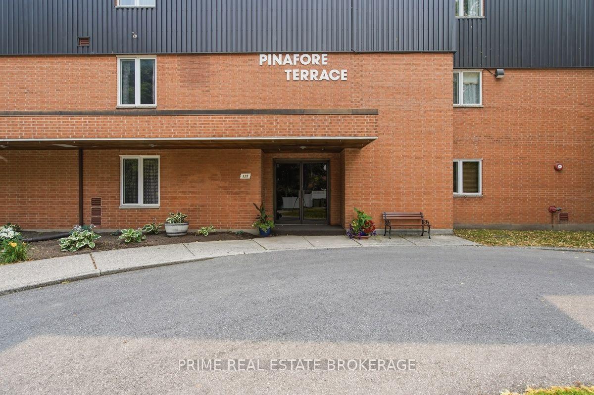 Photo 4 of Unit 3, 125 Elm Street, St. Thomas — HOMEH