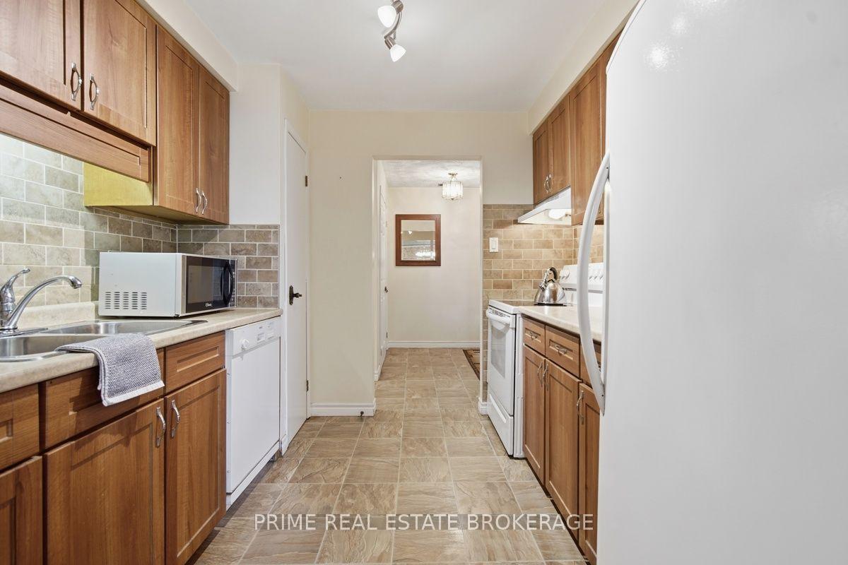 Photo 14 of Unit 3, 125 Elm Street, St. Thomas — HOMEH
