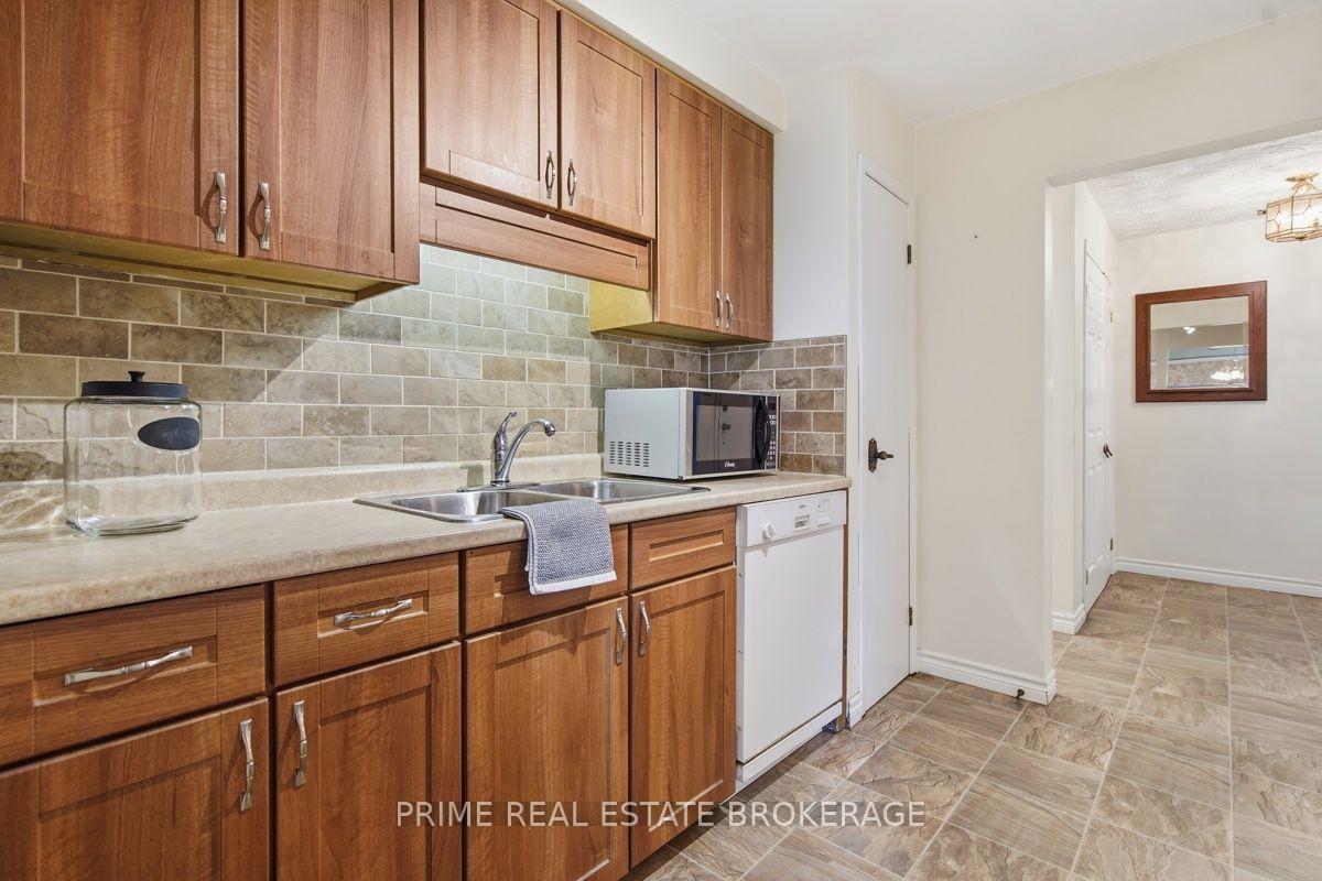 Photo 15 of Unit 3, 125 Elm Street, St. Thomas — HOMEH