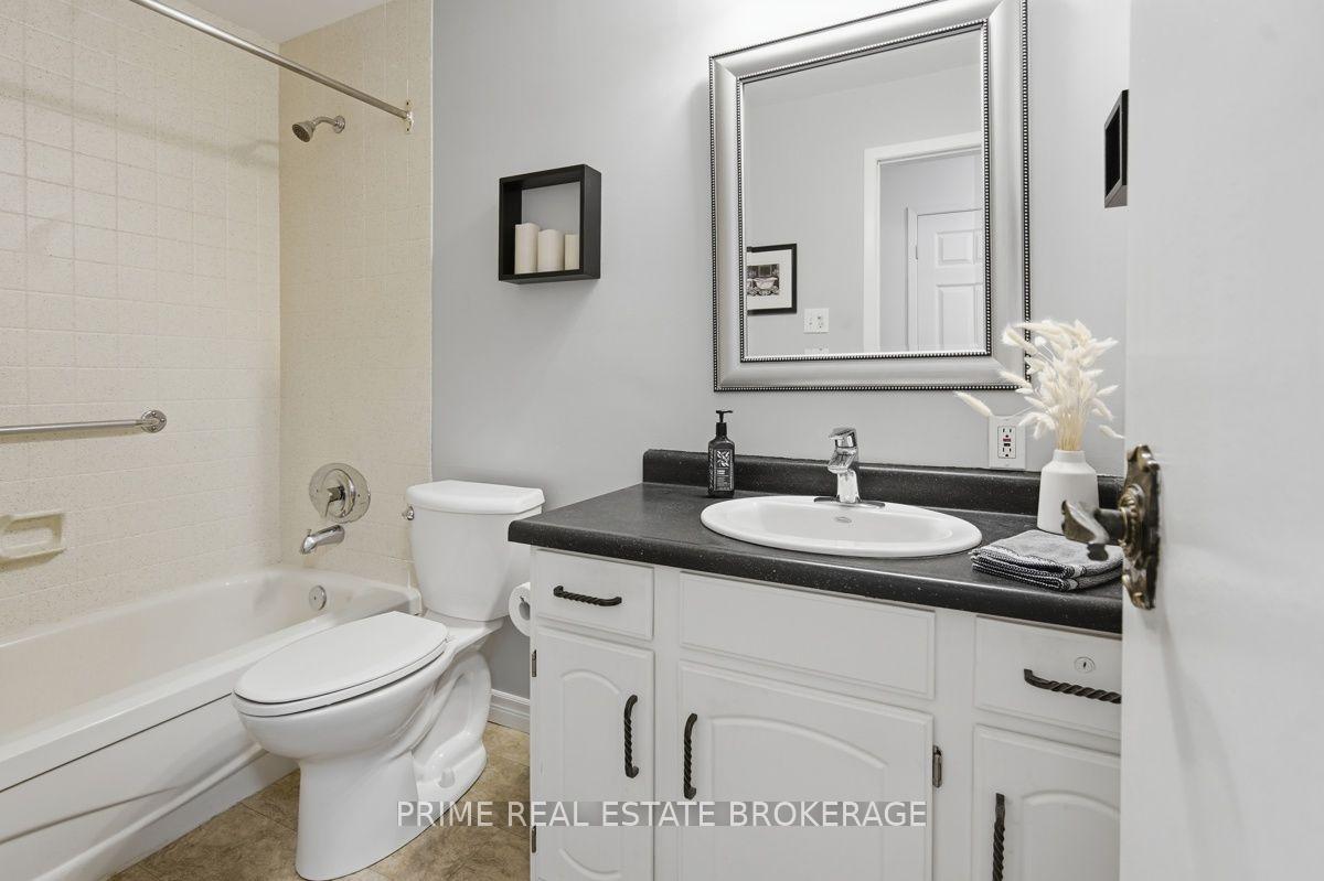 Photo 32 of Unit 3, 125 Elm Street, St. Thomas — HOMEH