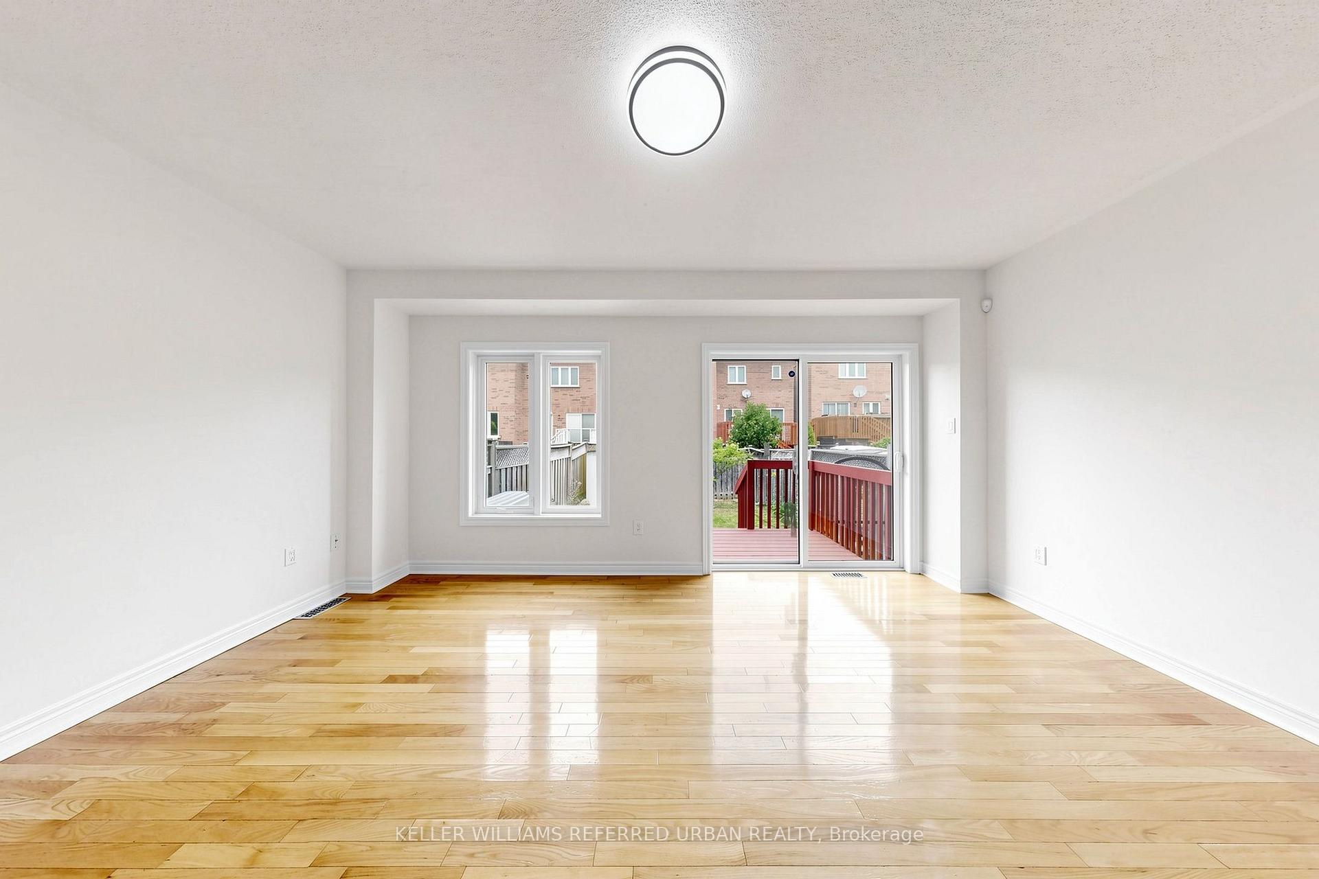 Photo 4 of 65 Martini Drive, Richmond Hill, Rouge Woods — HOMEH