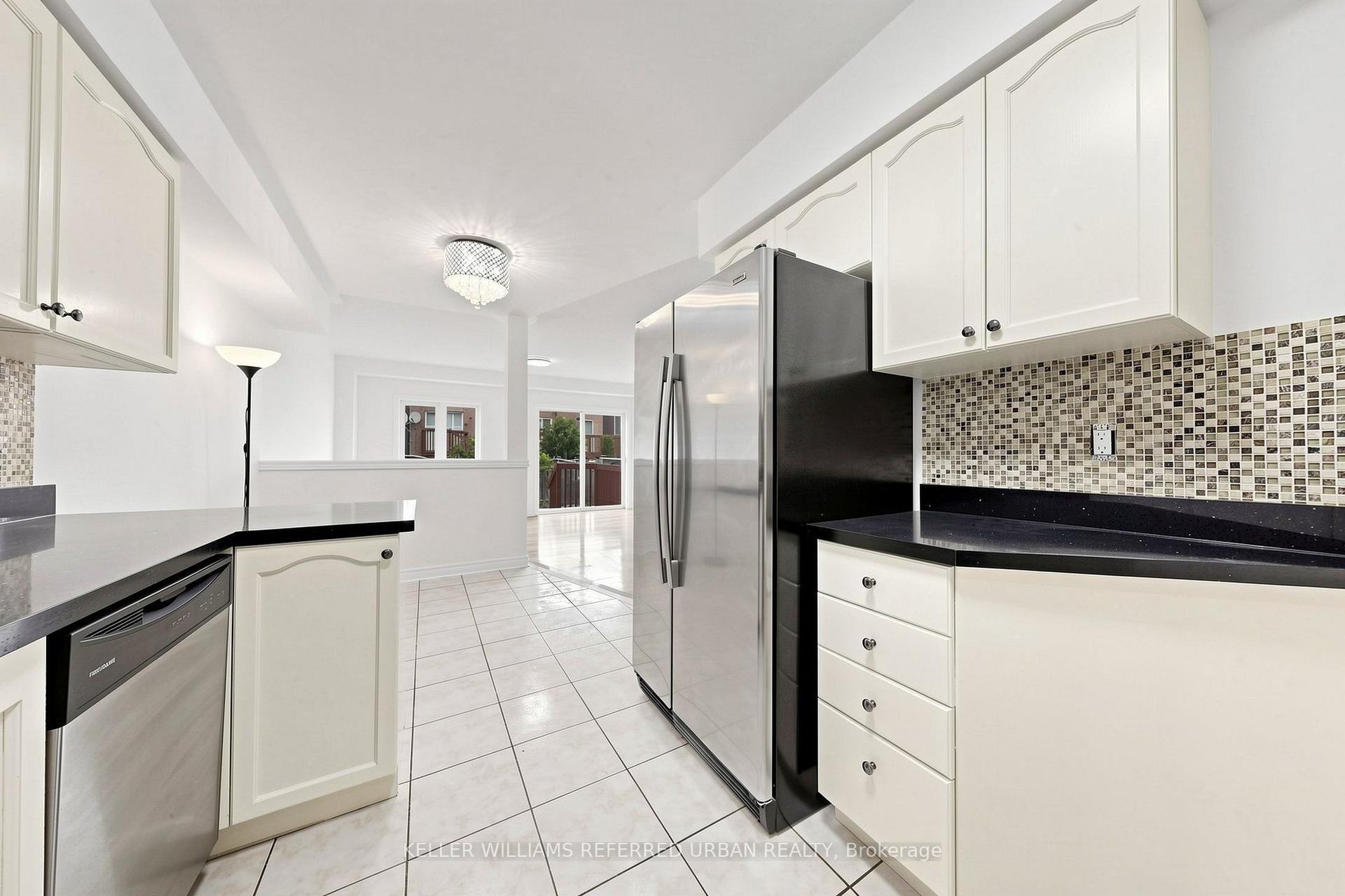 Photo 8 of 65 Martini Drive, Richmond Hill, Rouge Woods — HOMEH