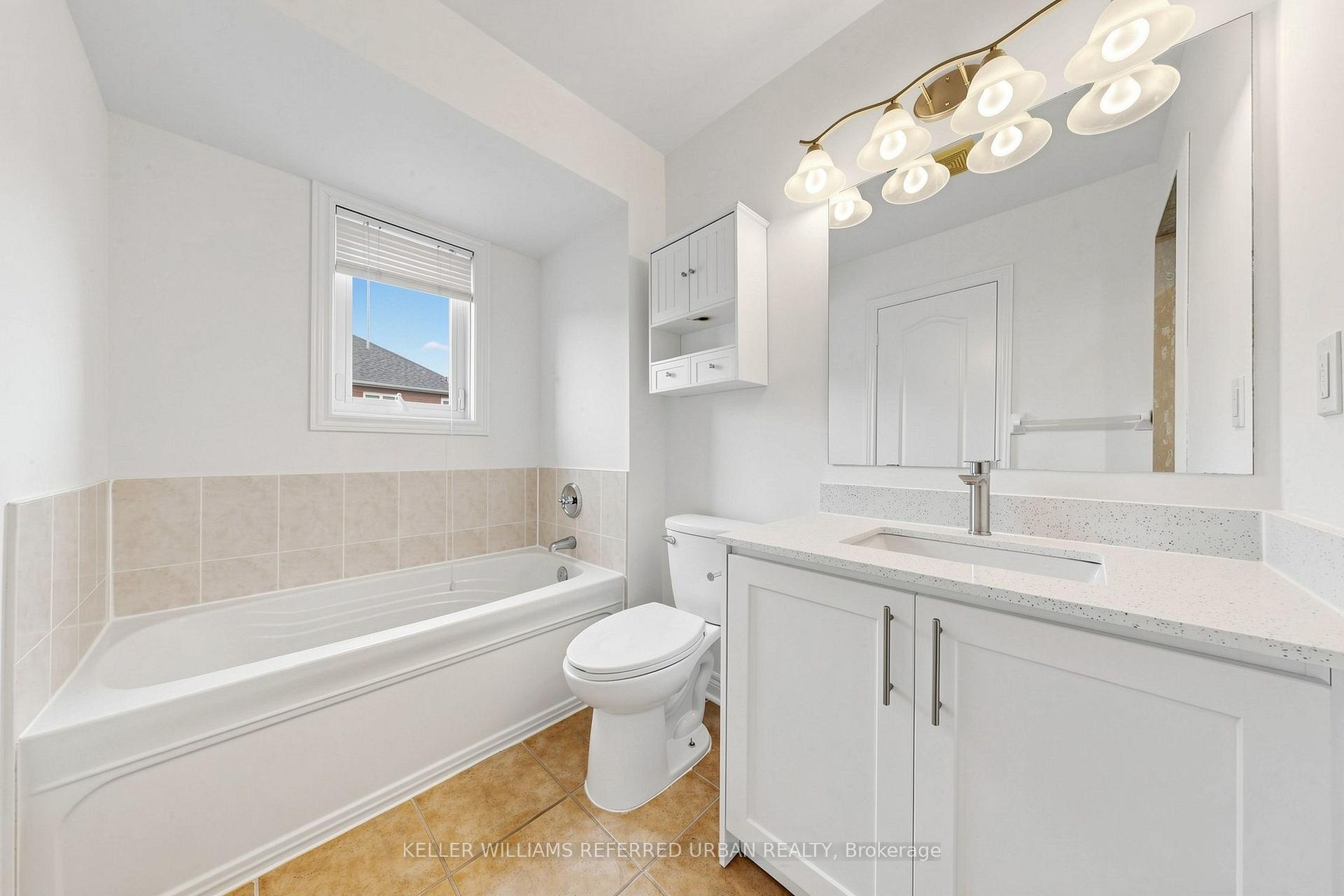 Photo 16 of 65 Martini Drive, Richmond Hill, Rouge Woods — HOMEH