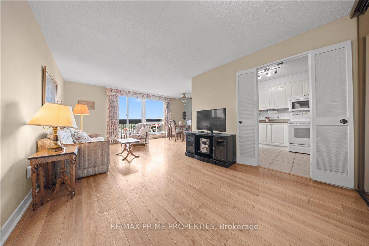 Photo 4 of Unit 903, 1505 Baseline Road, Ottawa, Copeland Park — HOMEH