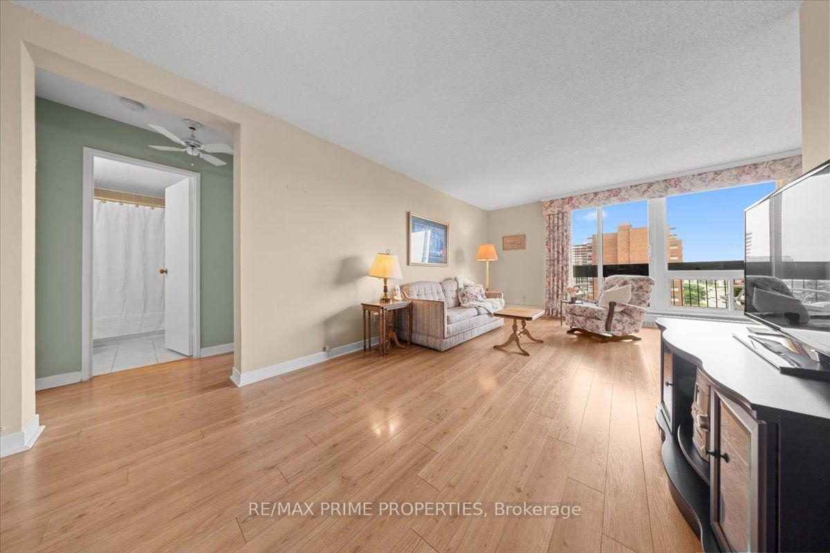 Photo 5 of Unit 903, 1505 Baseline Road, Ottawa, Copeland Park — HOMEH
