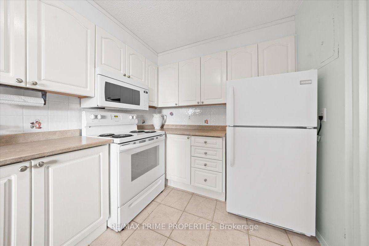 Photo 15 of Unit 903, 1505 Baseline Road, Ottawa, Copeland Park — HOMEH
