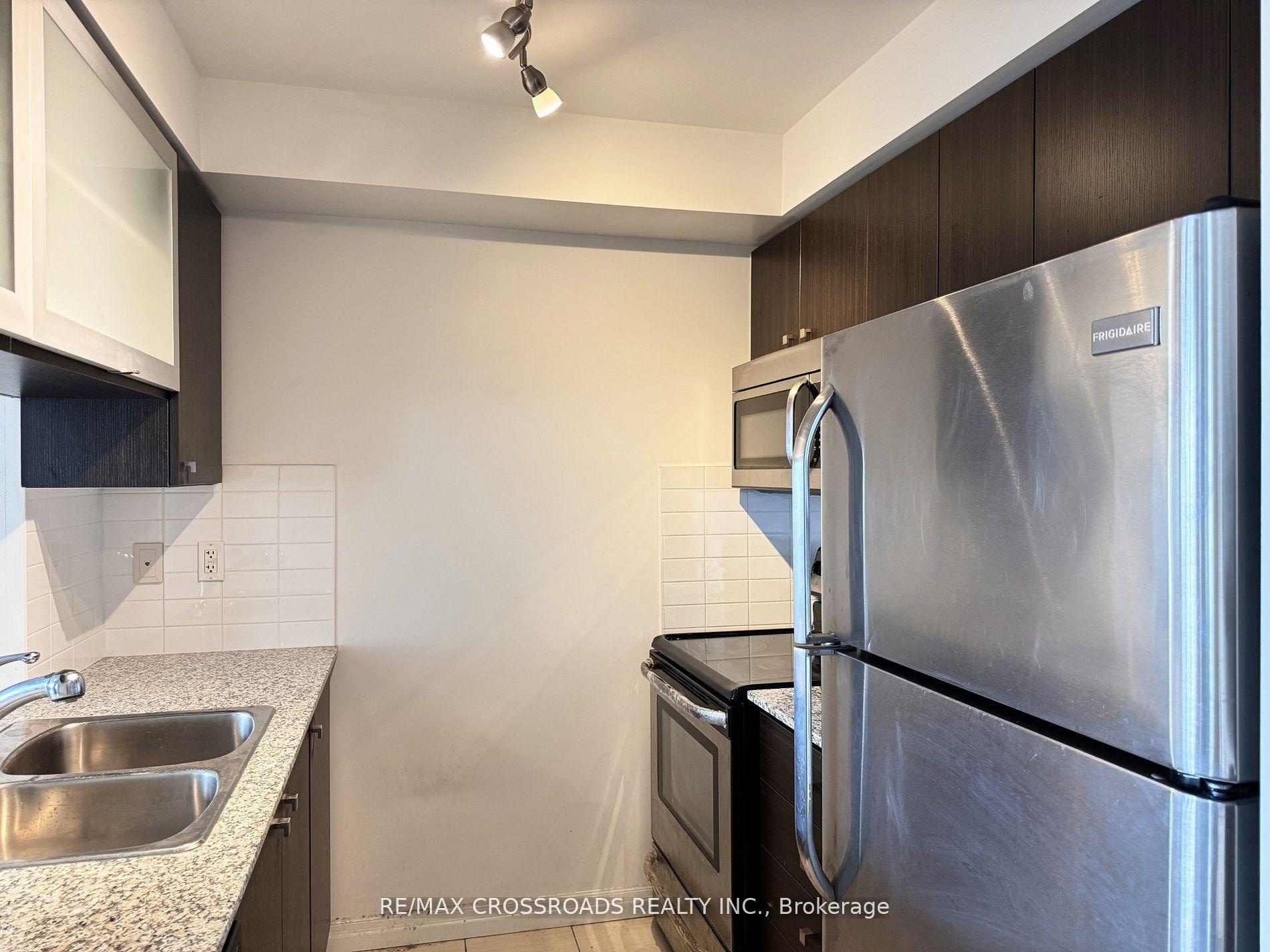 Photo 5 of Unit 3510, 2015 Sheppard Avenue E, North York, Henry Farm — HOMEH