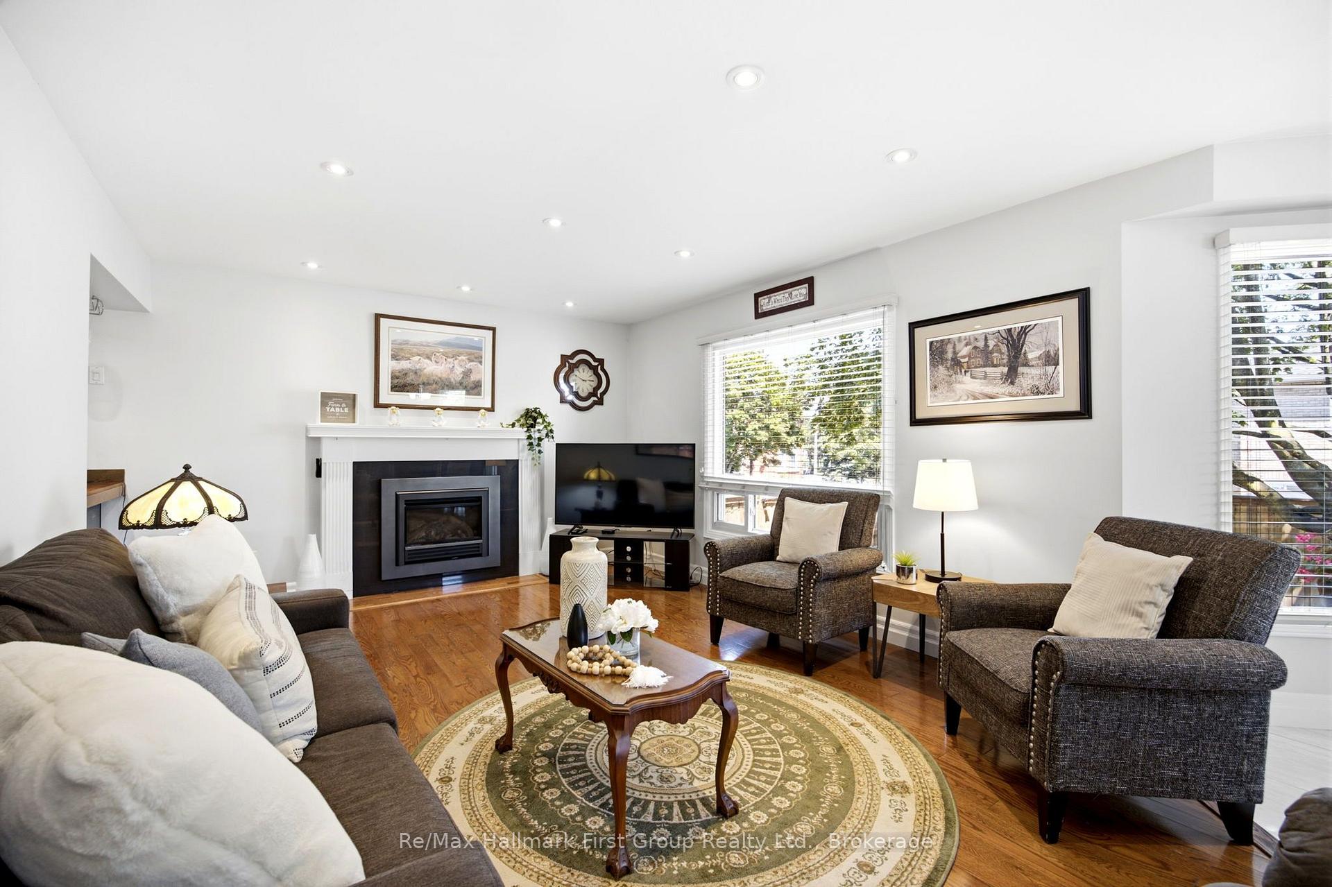 Photo 14 of 1 Glencedar Crescent, Whitby, Pringle Creek — HOMEH