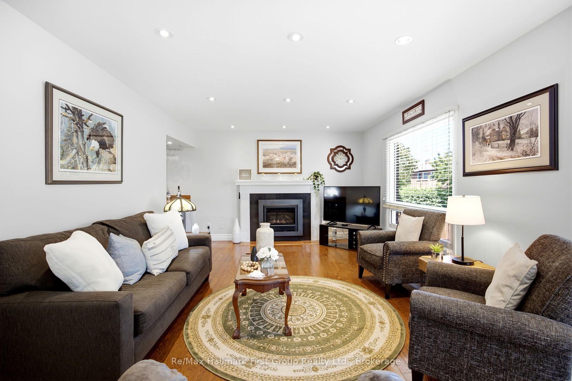 Photo 15 of 1 Glencedar Crescent, Whitby, Pringle Creek — HOMEH