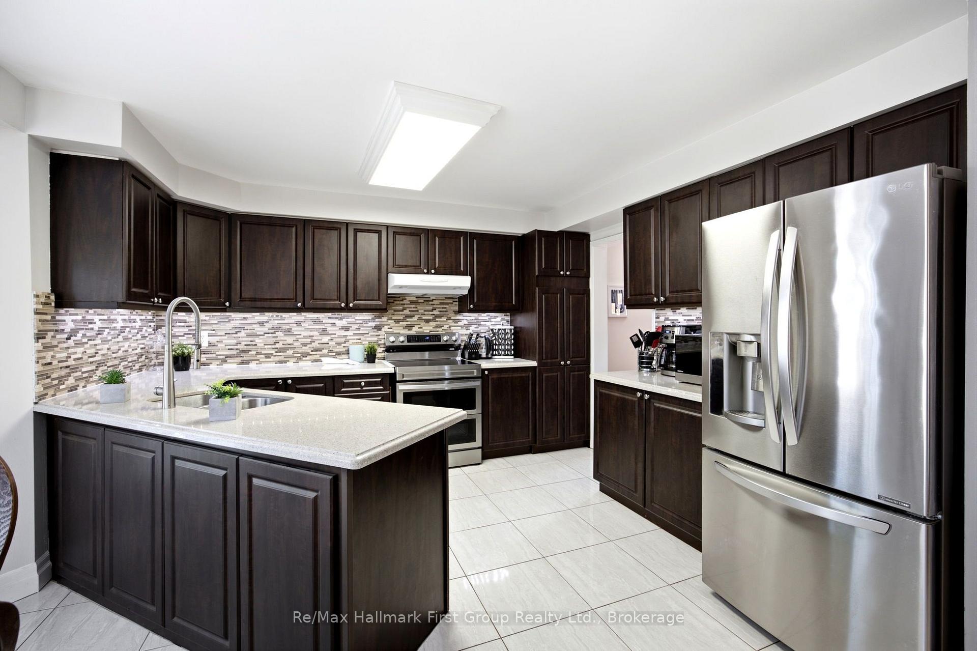 Photo 17 of 1 Glencedar Crescent, Whitby, Pringle Creek — HOMEH