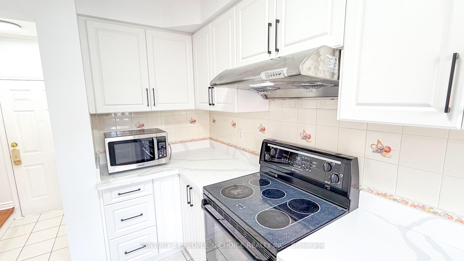 Photo 2 of 19 Morgandale Road, Brampton, Fletcher's Meadow — HOMEH