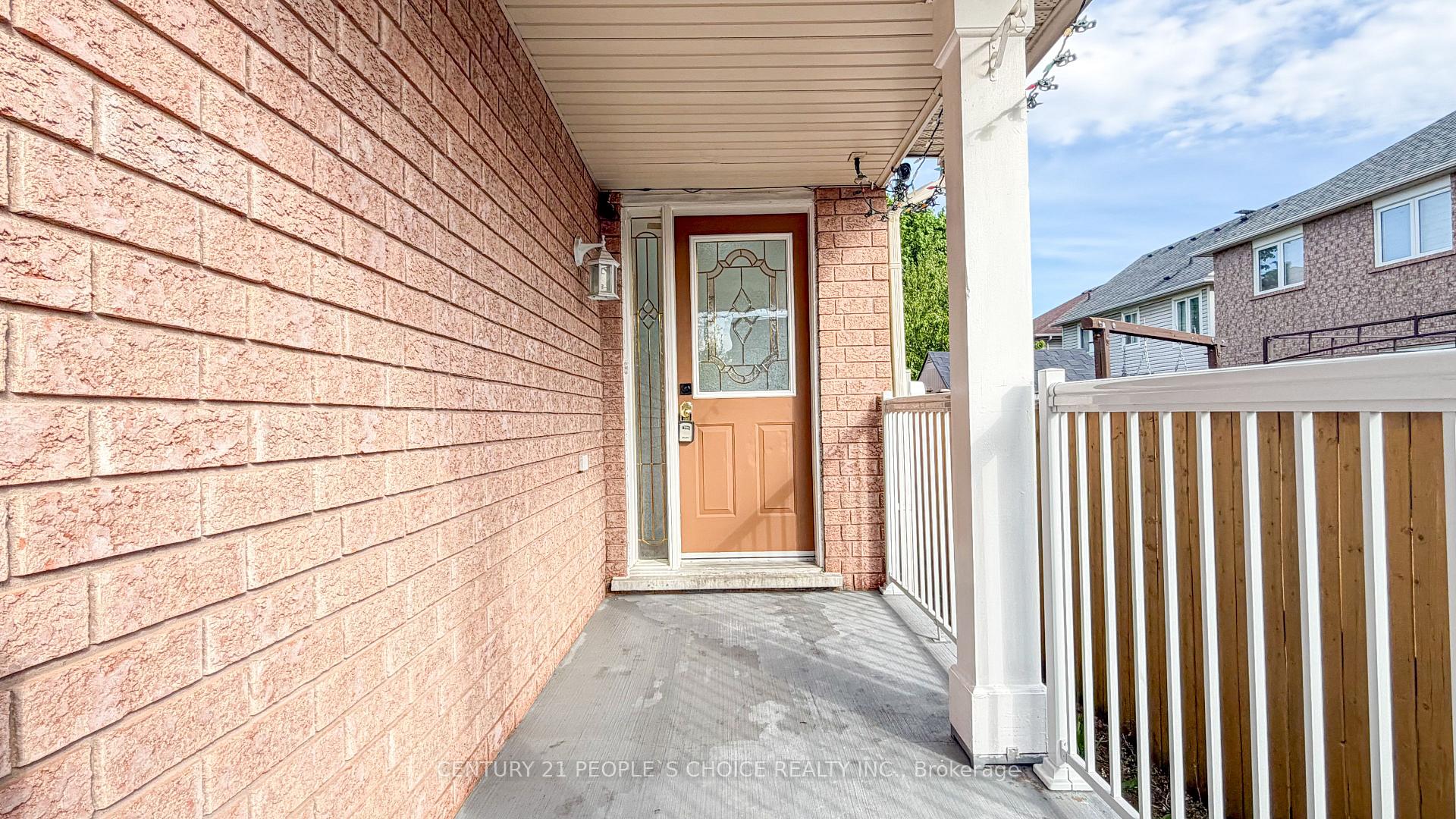 Photo 4 of 19 Morgandale Road, Brampton, Fletcher's Meadow — HOMEH