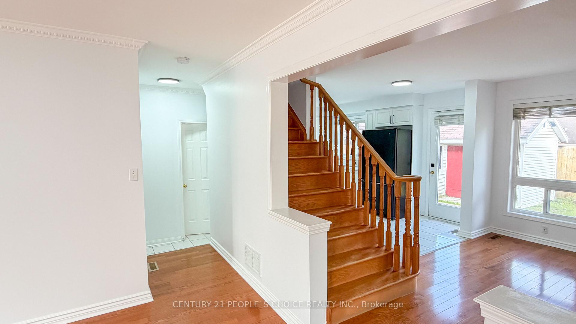 Photo 8 of 19 Morgandale Road, Brampton, Fletcher's Meadow — HOMEH
