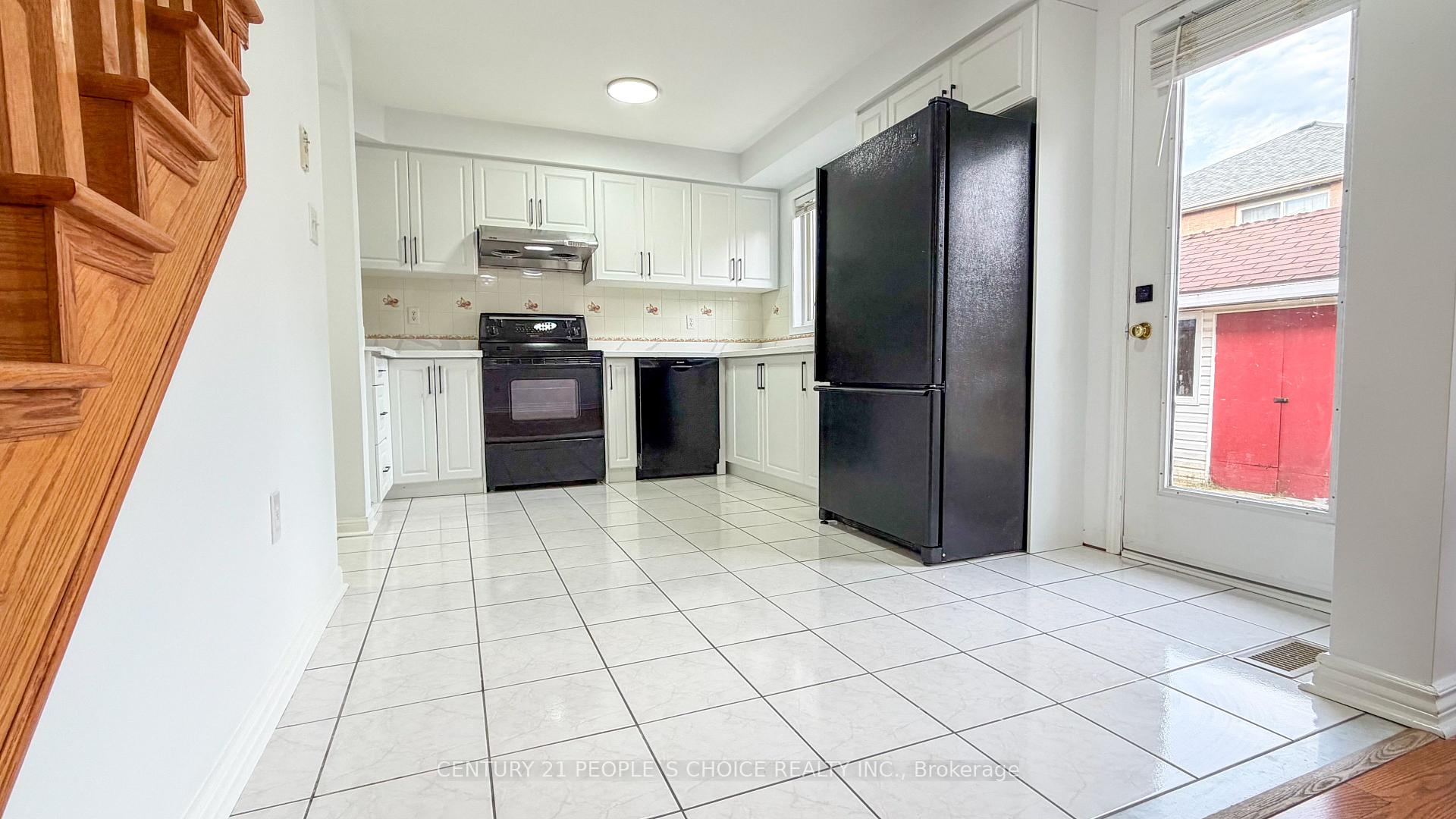 Photo 10 of 19 Morgandale Road, Brampton, Fletcher's Meadow — HOMEH