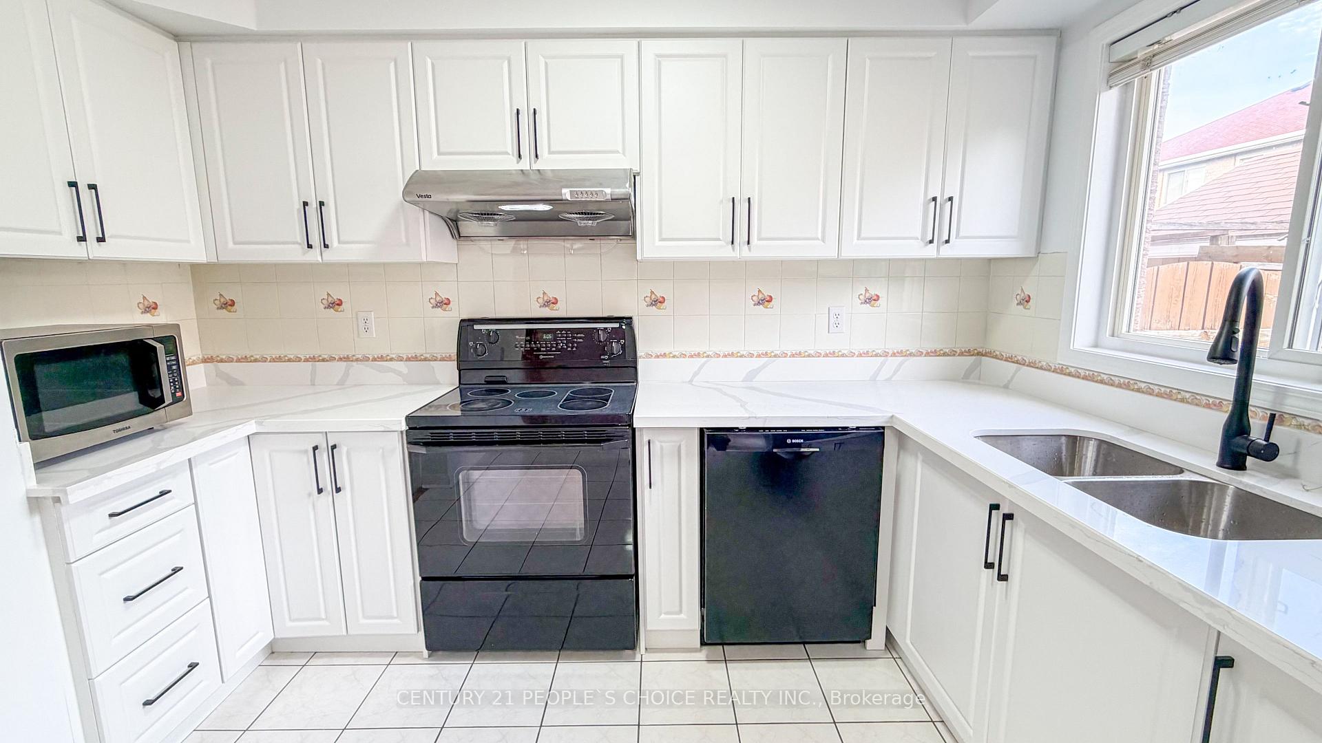 Photo 12 of 19 Morgandale Road, Brampton, Fletcher's Meadow — HOMEH