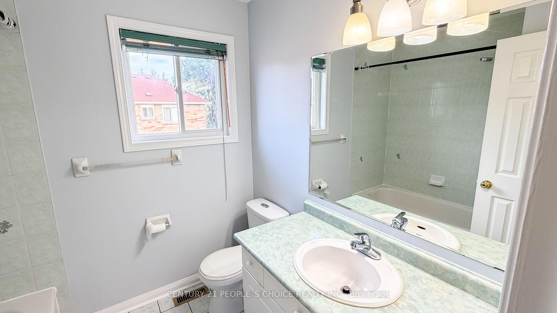 Photo 24 of 19 Morgandale Road, Brampton, Fletcher's Meadow — HOMEH