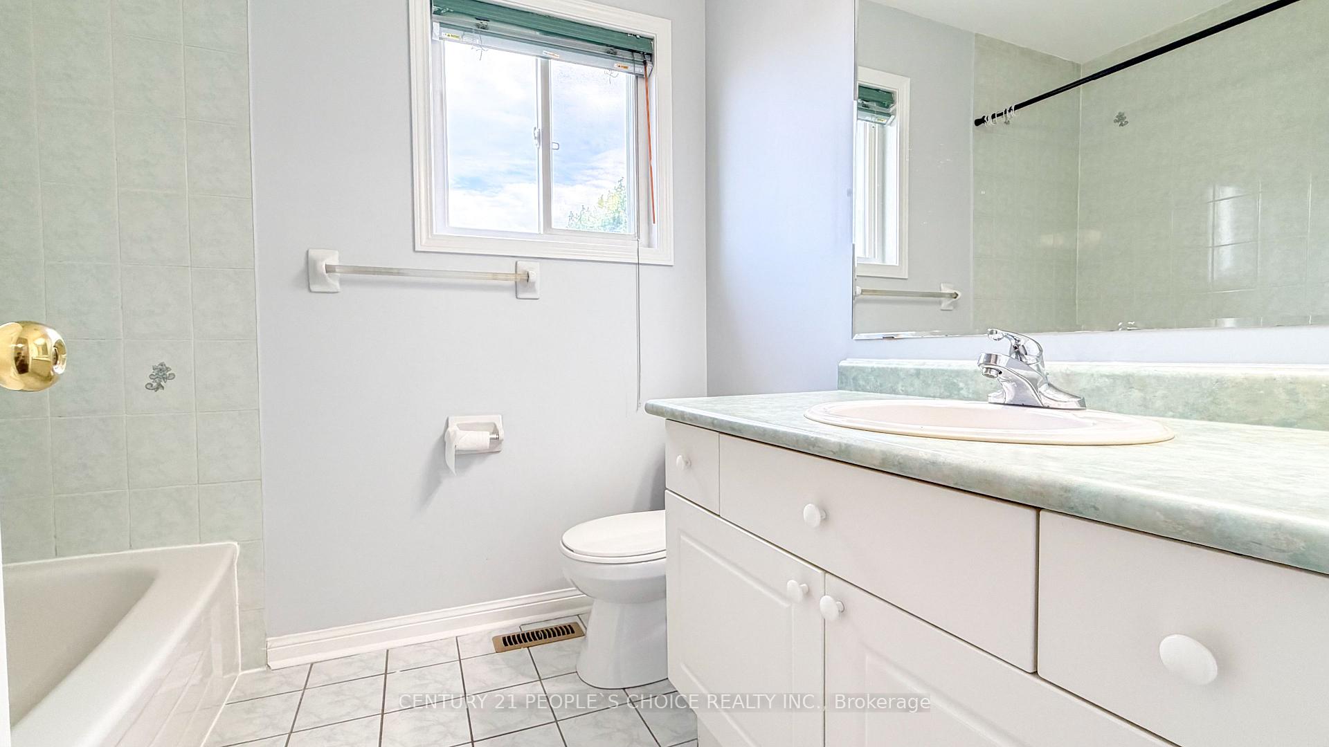 Photo 26 of 19 Morgandale Road, Brampton, Fletcher's Meadow — HOMEH