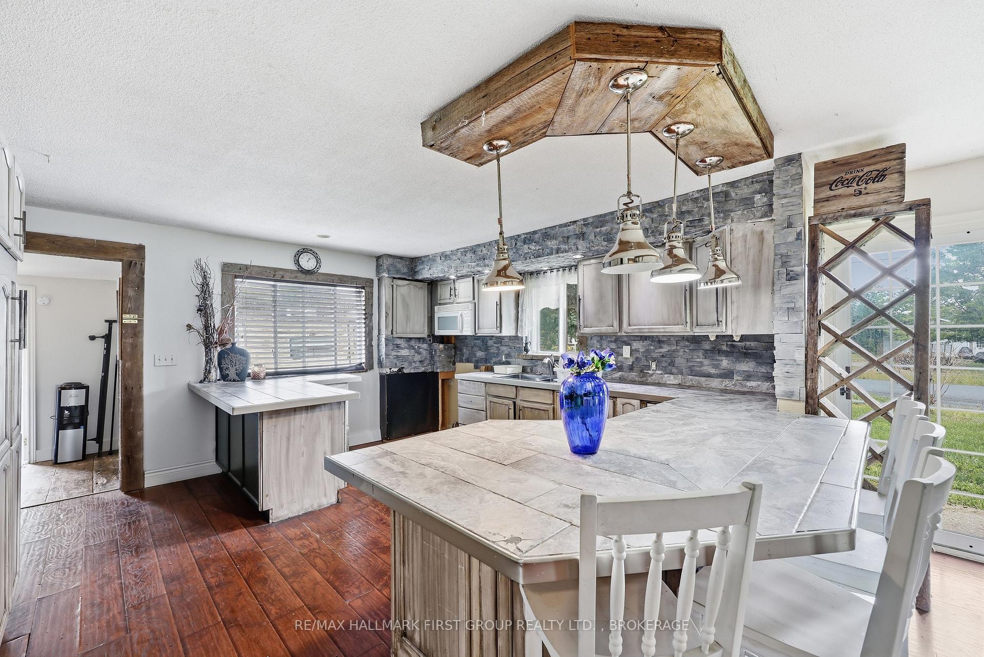 Photo 7 of 469 Absalom Road, Loyalist, Lennox and Addington - South — HOMEH