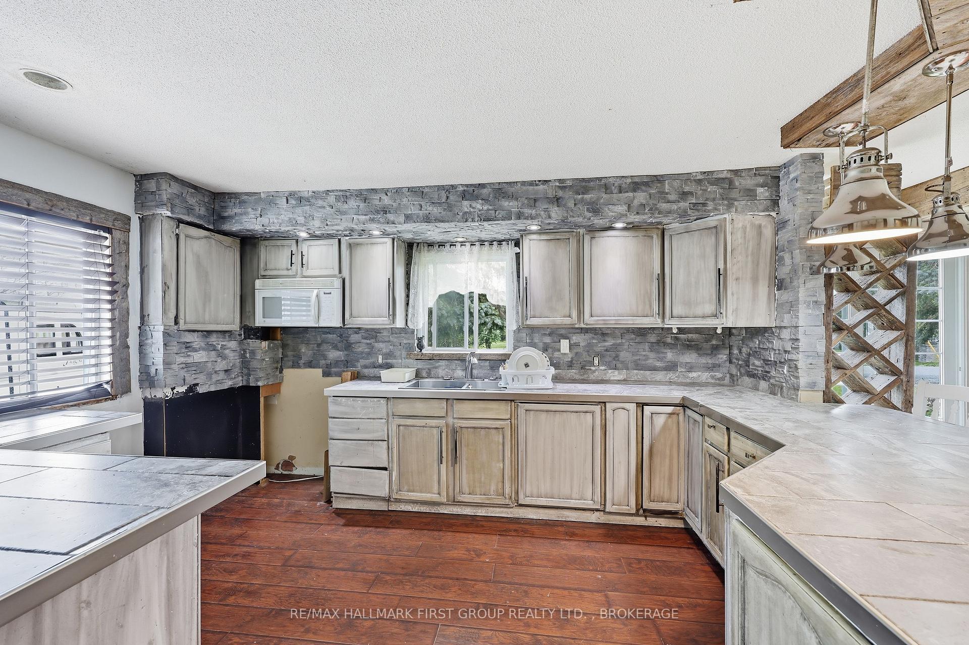 Photo 9 of 469 Absalom Road, Loyalist, Lennox and Addington - South — HOMEH
