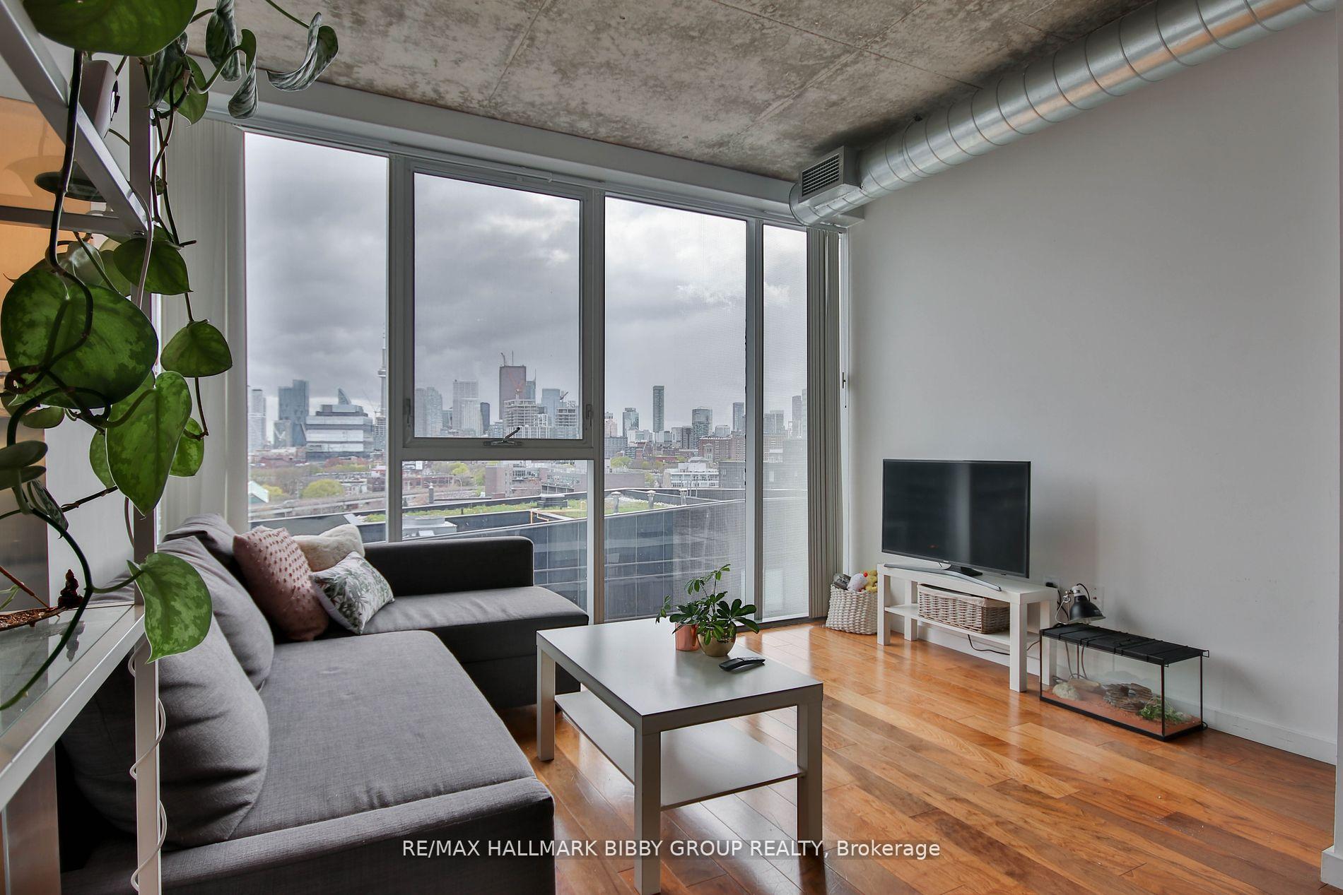 Photo 3 of Unit 911, 32 Trolley Crescent, Toronto, Moss Park — HOMEH
