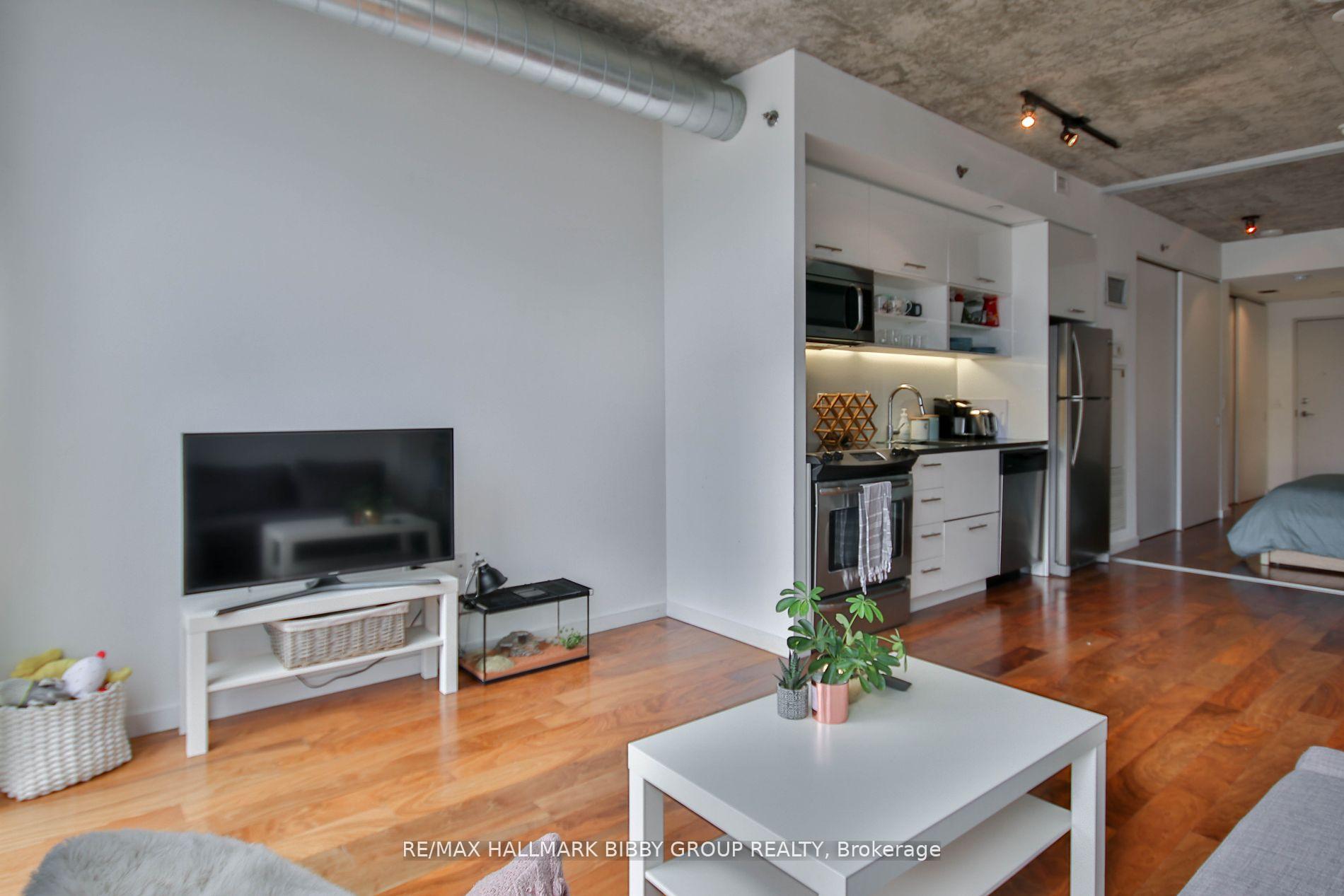 Photo 7 of Unit 911, 32 Trolley Crescent, Toronto, Moss Park — HOMEH