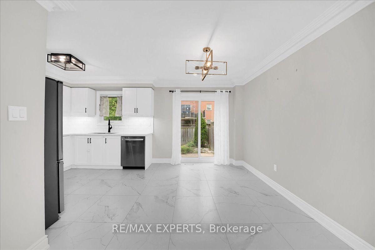 Photo 14 of 12 Silvervalley Drive, Caledon, Bolton North — HOMEH