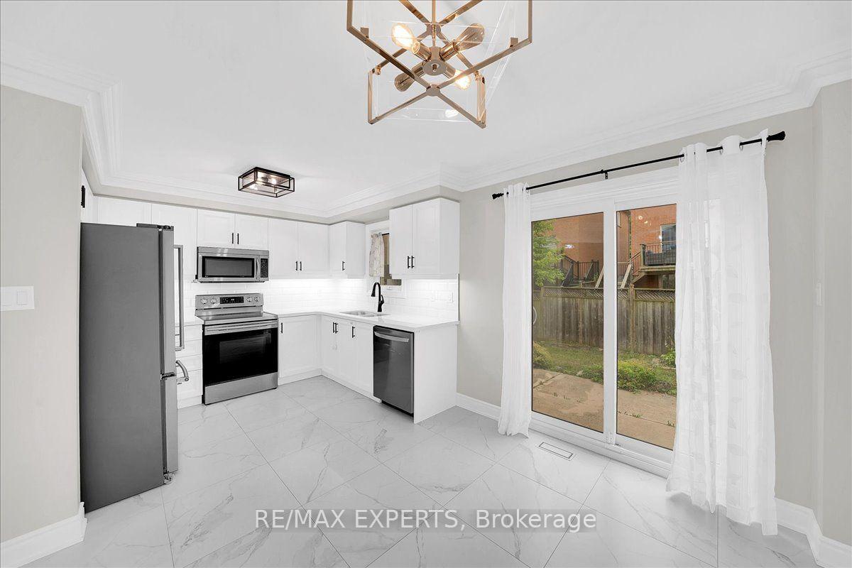 Photo 15 of 12 Silvervalley Drive, Caledon, Bolton North — HOMEH