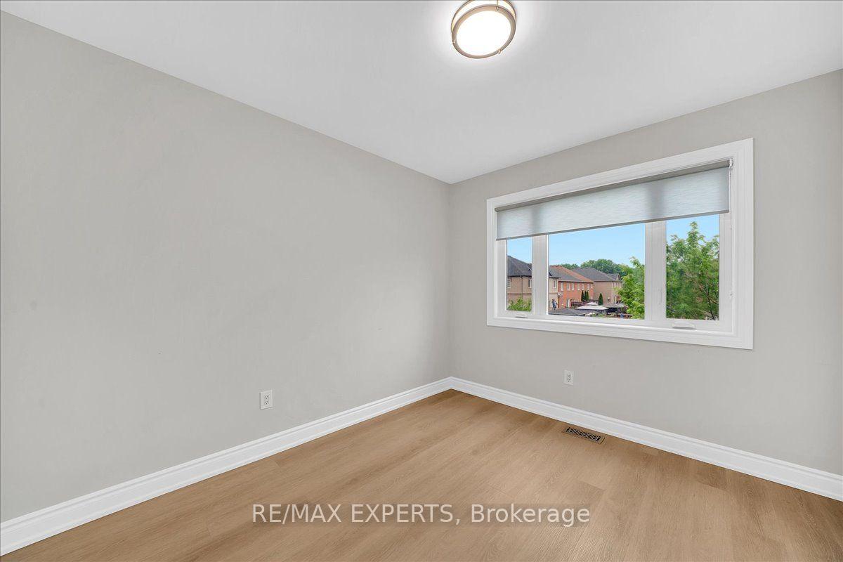 Photo 34 of 12 Silvervalley Drive, Caledon, Bolton North — HOMEH