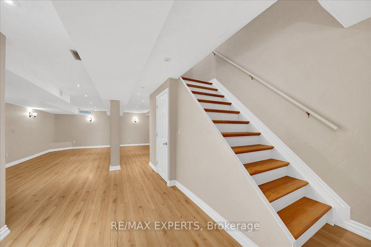Photo 35 of 12 Silvervalley Drive, Caledon, Bolton North — HOMEH