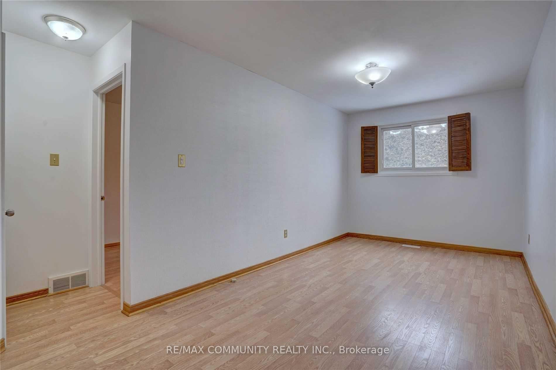 Photo 2 of 435 Maplewood Drive, Oshawa, O'Neill — HOMEH