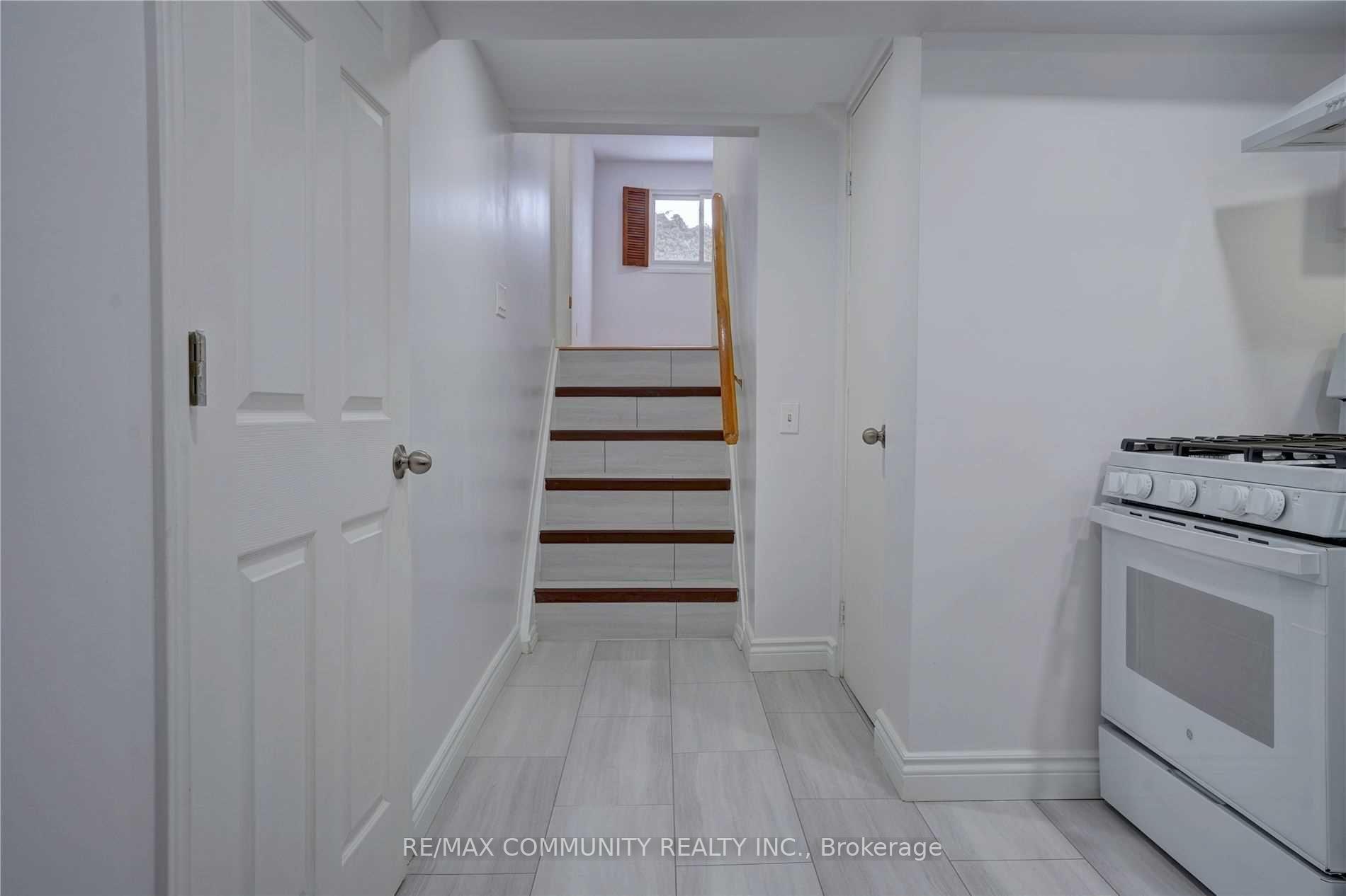 Photo 9 of 435 Maplewood Drive, Oshawa, O'Neill — HOMEH
