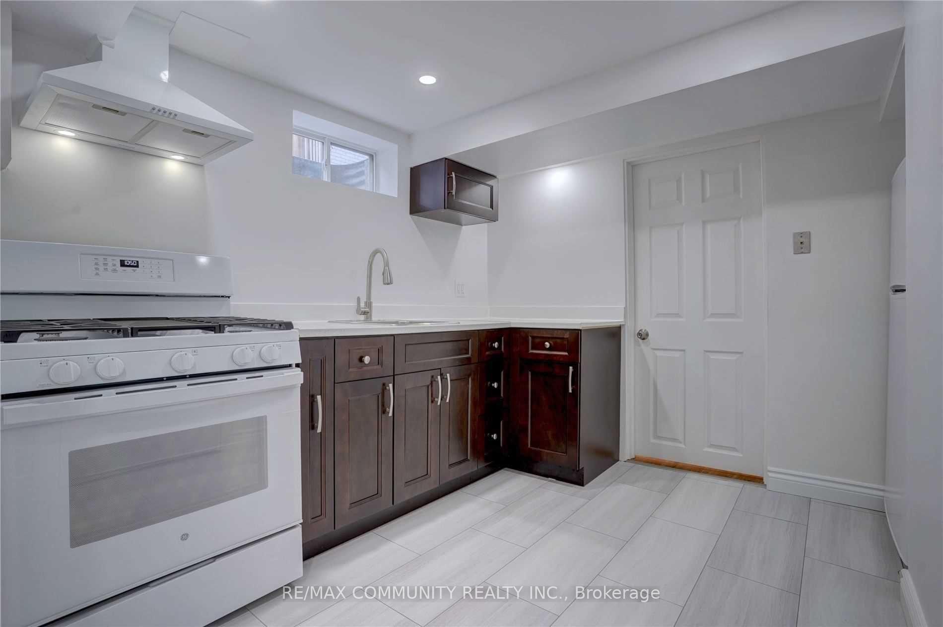 Photo 10 of 435 Maplewood Drive, Oshawa, O'Neill — HOMEH